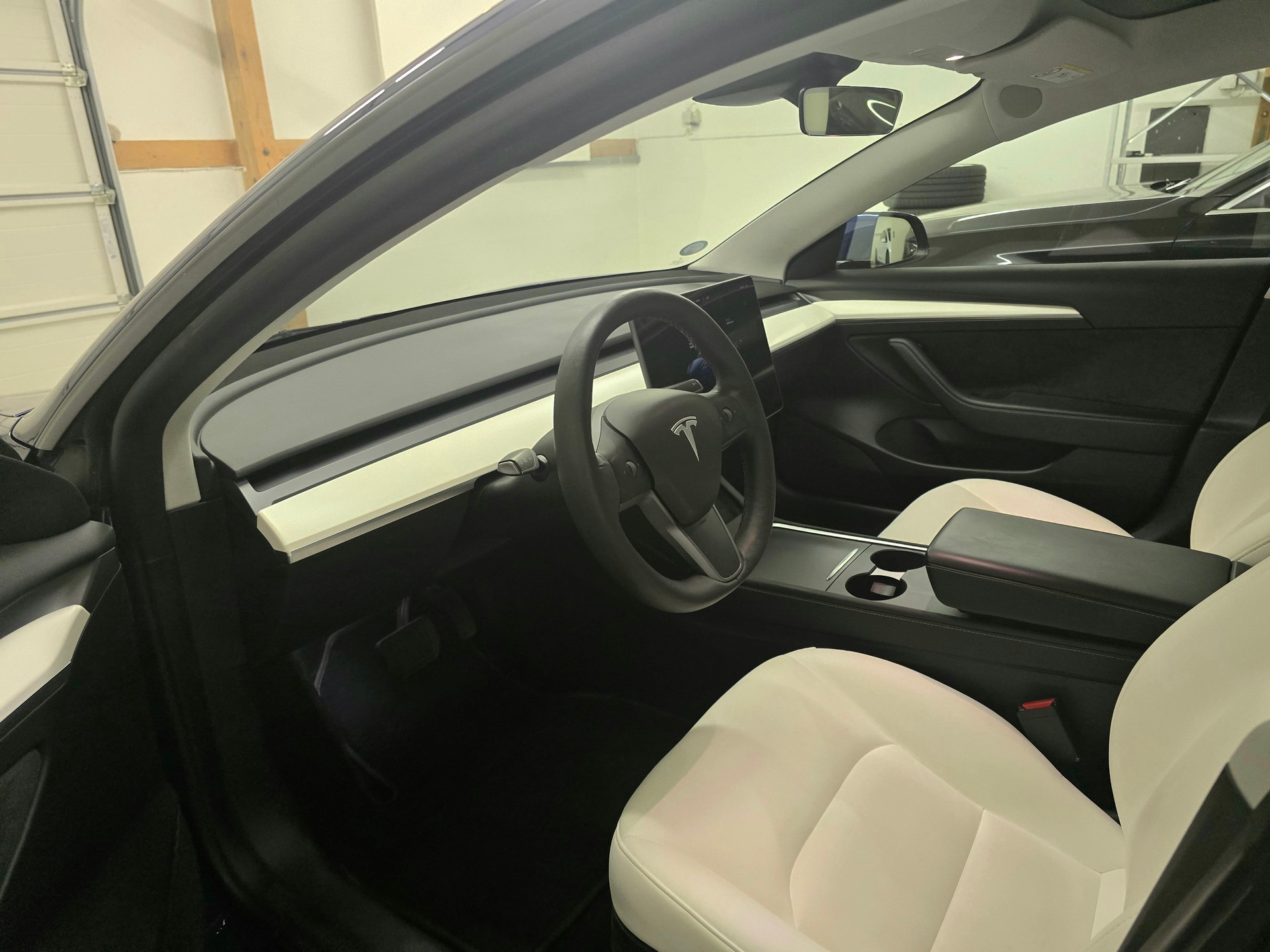 TESLA Model 3 Long Range Dual Motor AWD-image-8