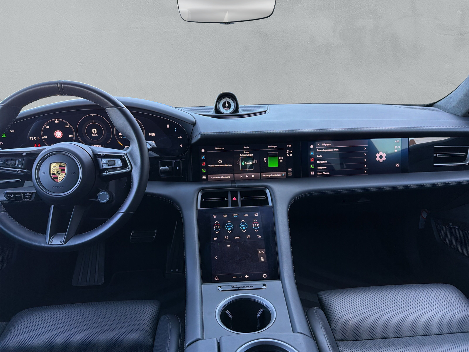 PORSCHE Taycan Turbo (CH)-image-16
