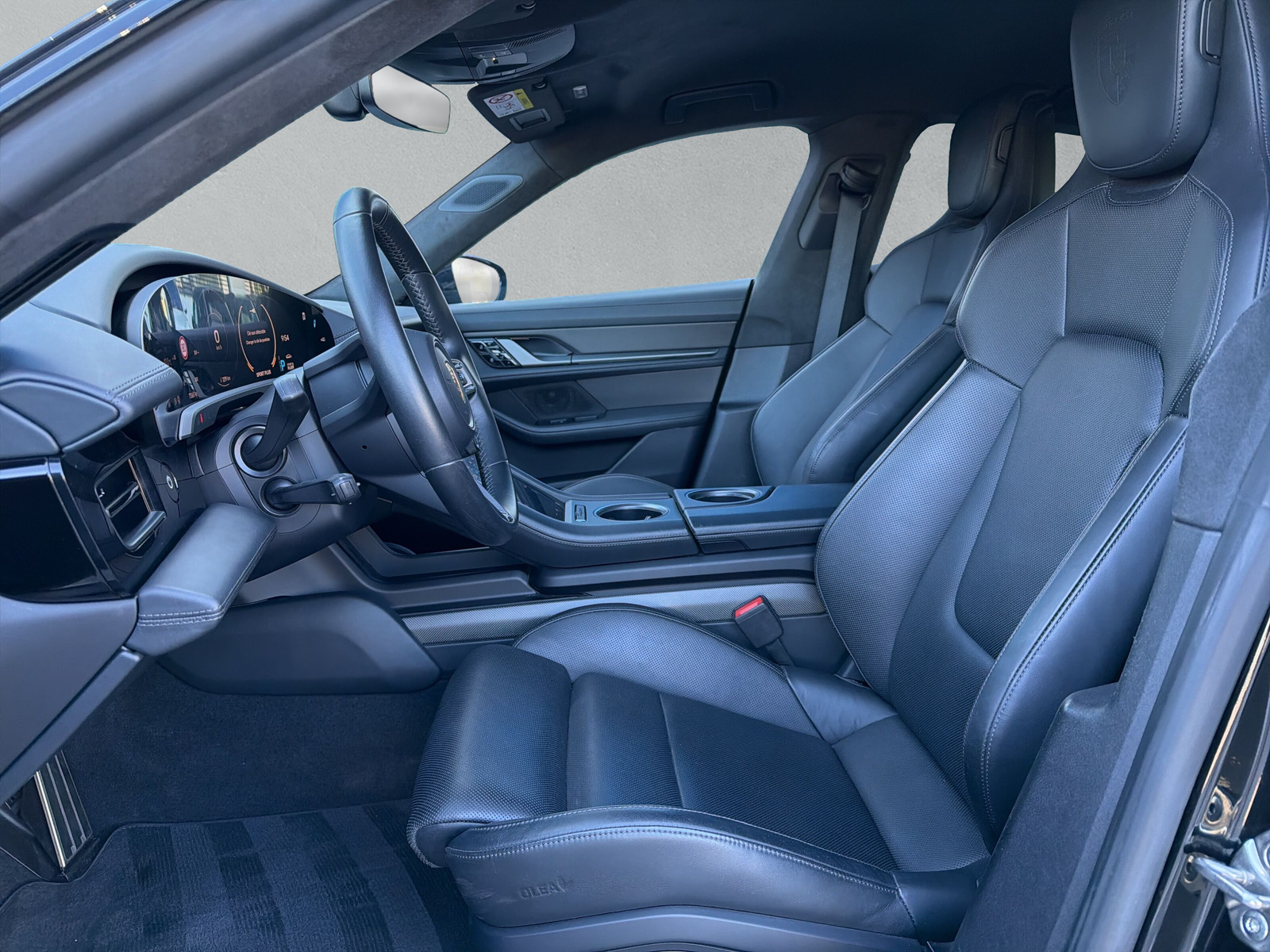 PORSCHE Taycan Turbo (CH)-image-11