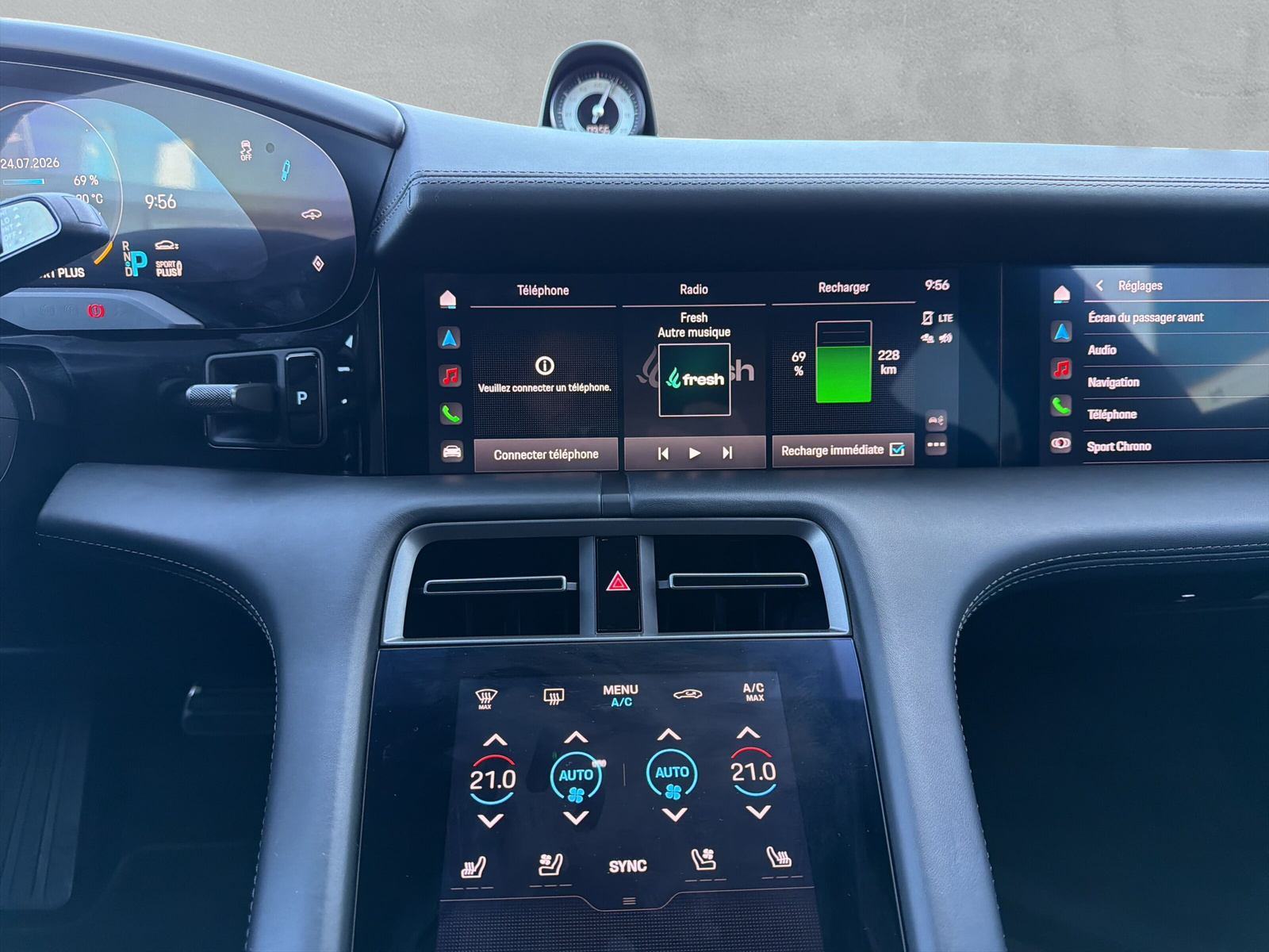 PORSCHE Taycan Turbo (CH)-image-17