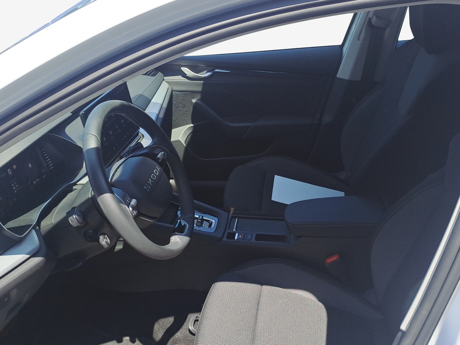 SKODA Octavia Combi 1.5 TSI mHEV DSG Dynamic-image-7