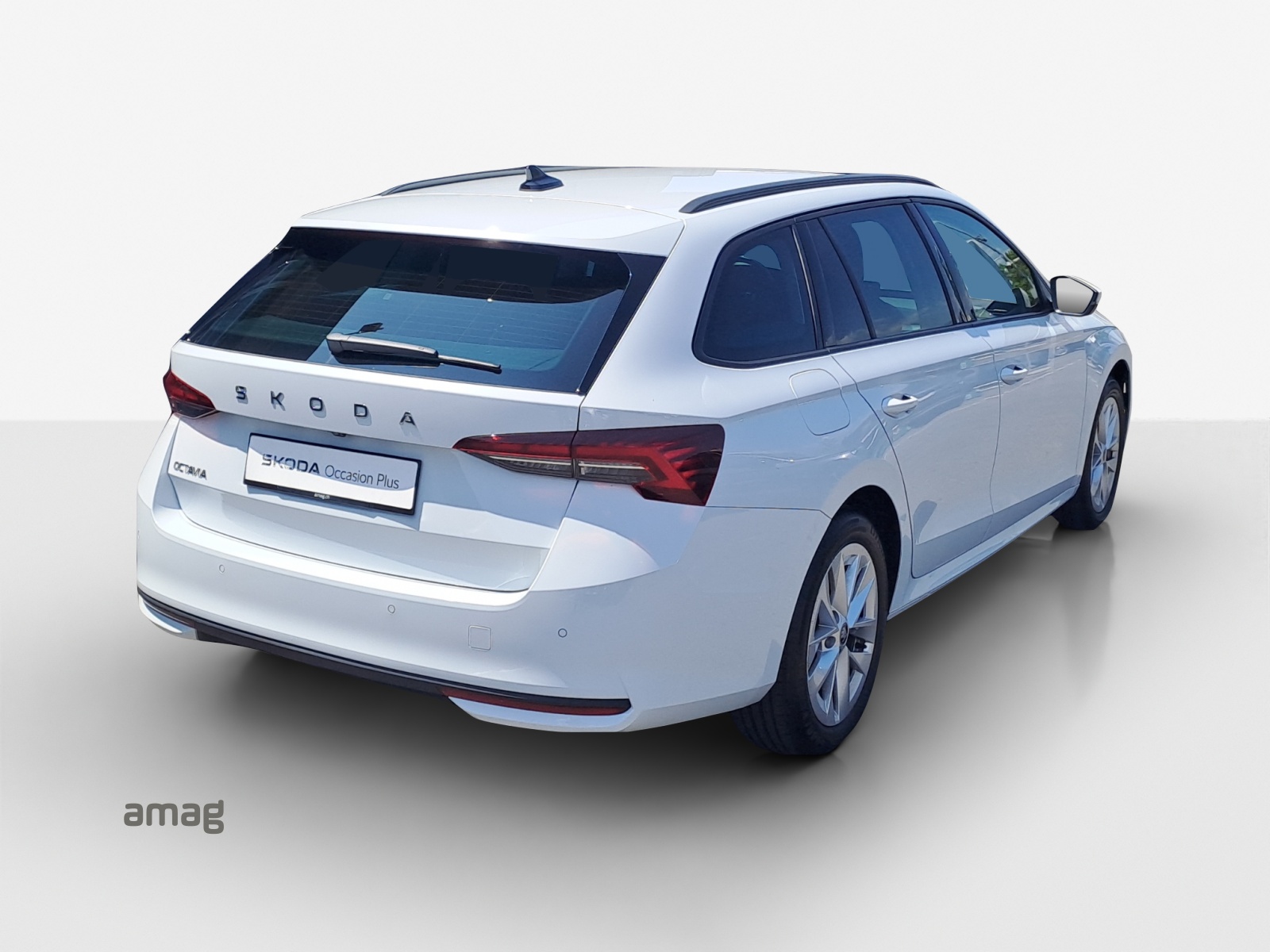 SKODA Octavia Combi 1.5 TSI mHEV DSG Dynamic-image-4