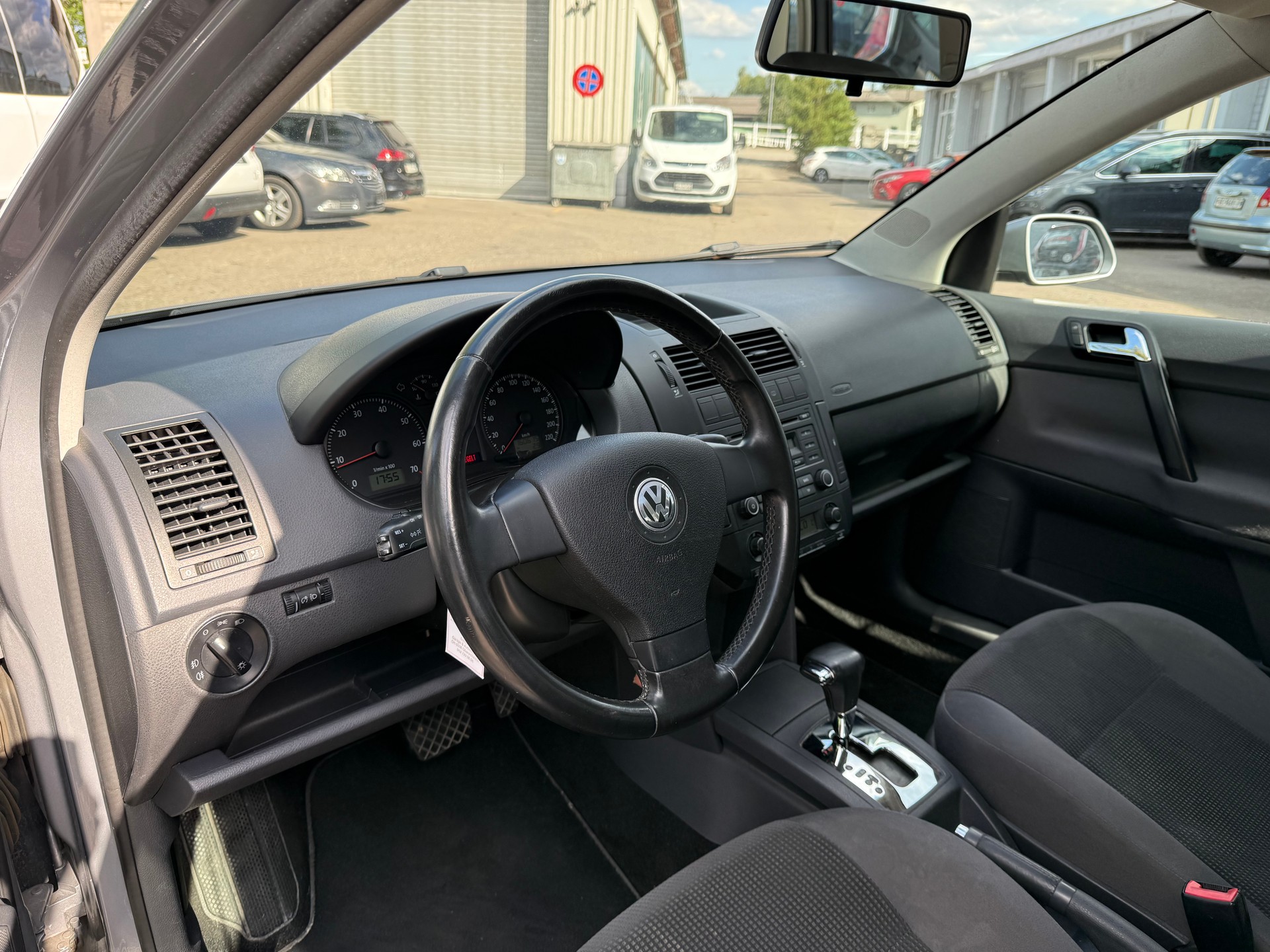 VW Polo 1.4 16V Comfortline Automatic-image-5