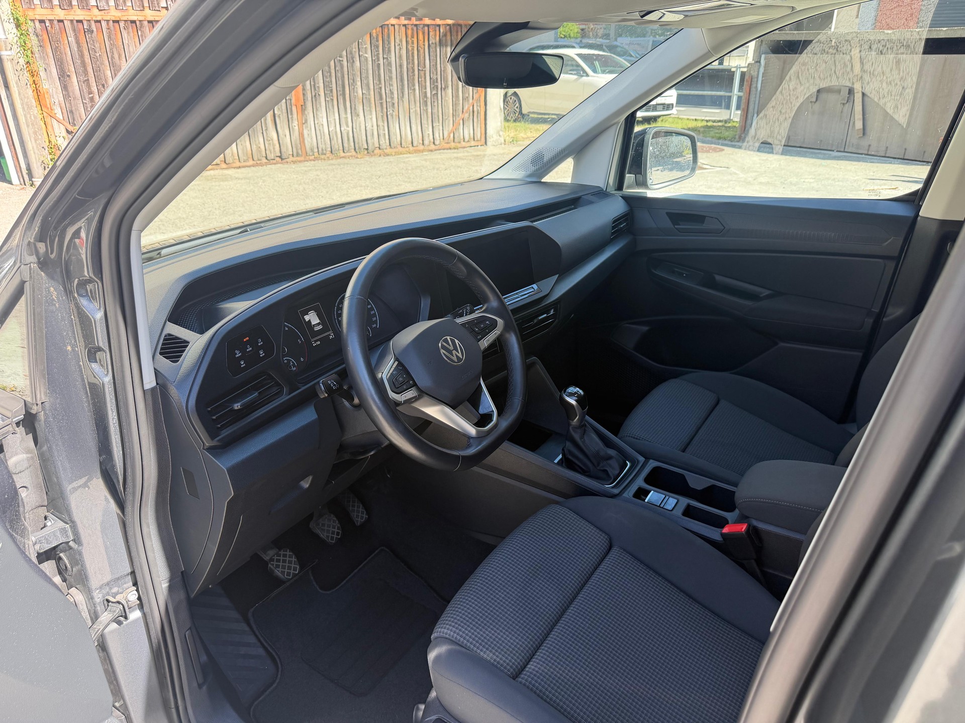 VW Caddy 2.0 TDI 4Motion Liberty-image-8