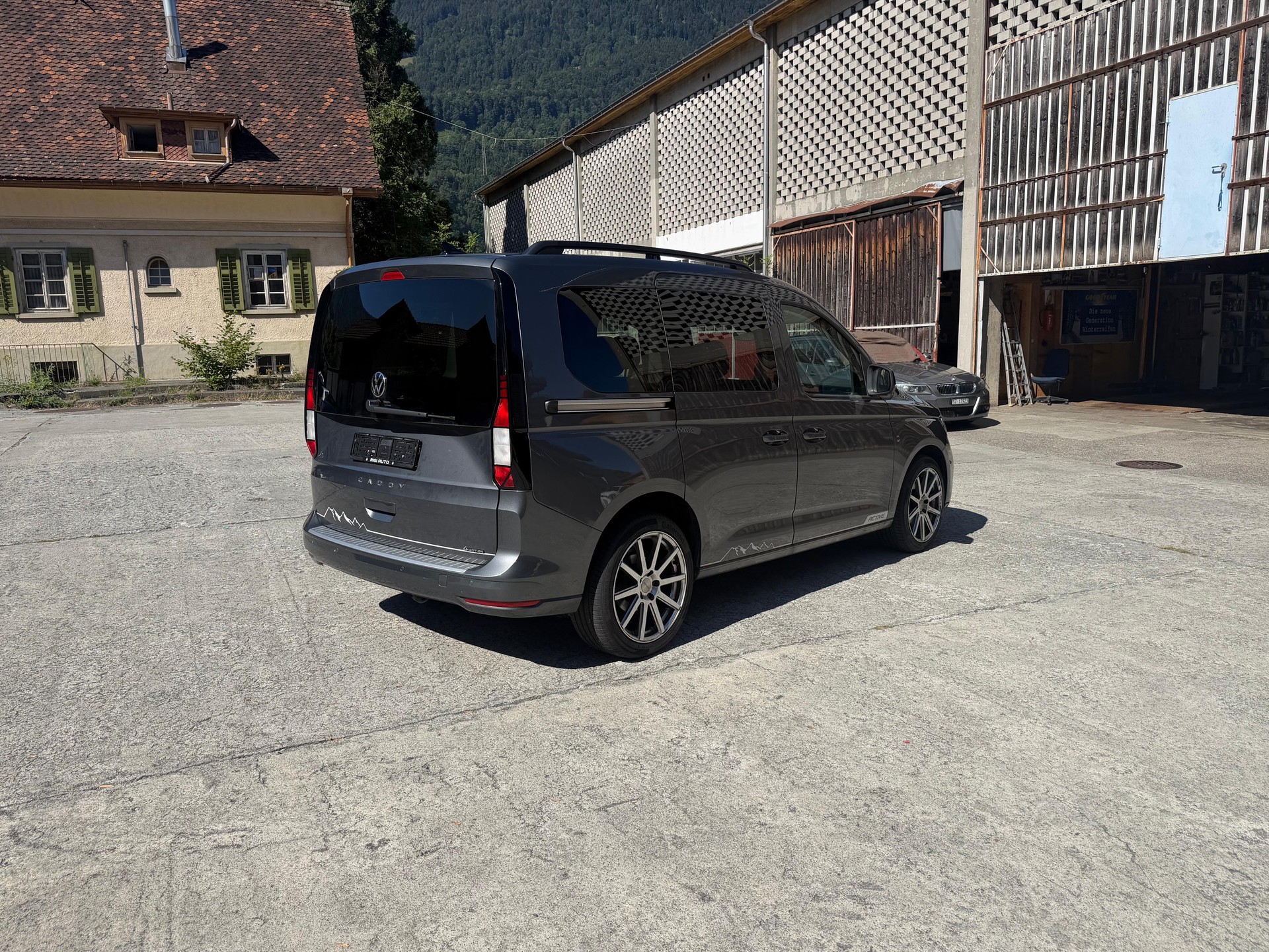 VW Caddy 2.0 TDI 4Motion Liberty-showroom-element-3
