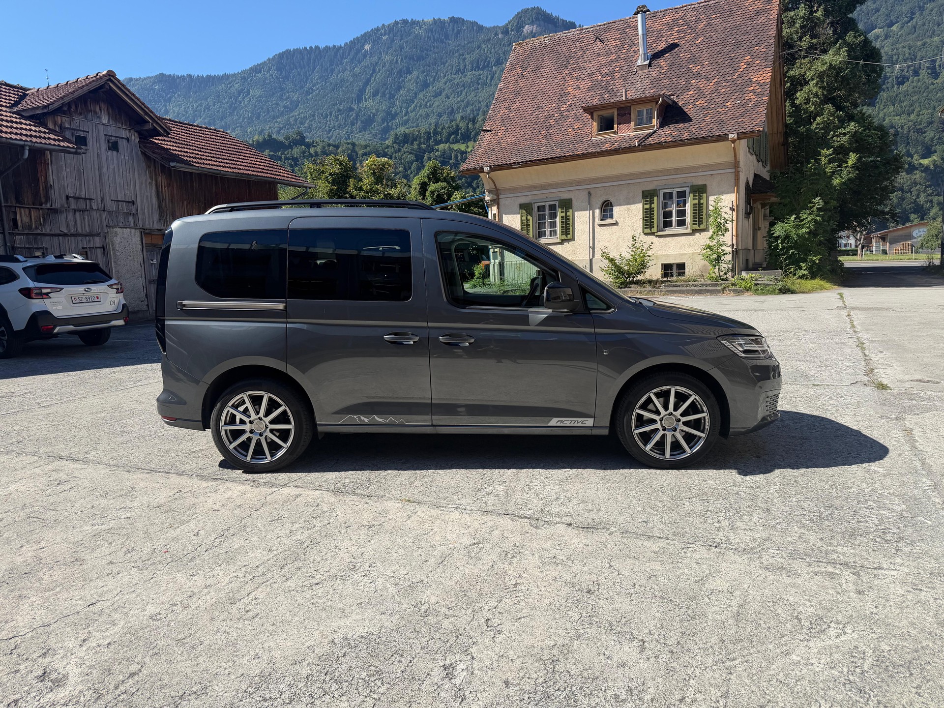 VW Caddy 2.0 TDI 4Motion Liberty-image-4