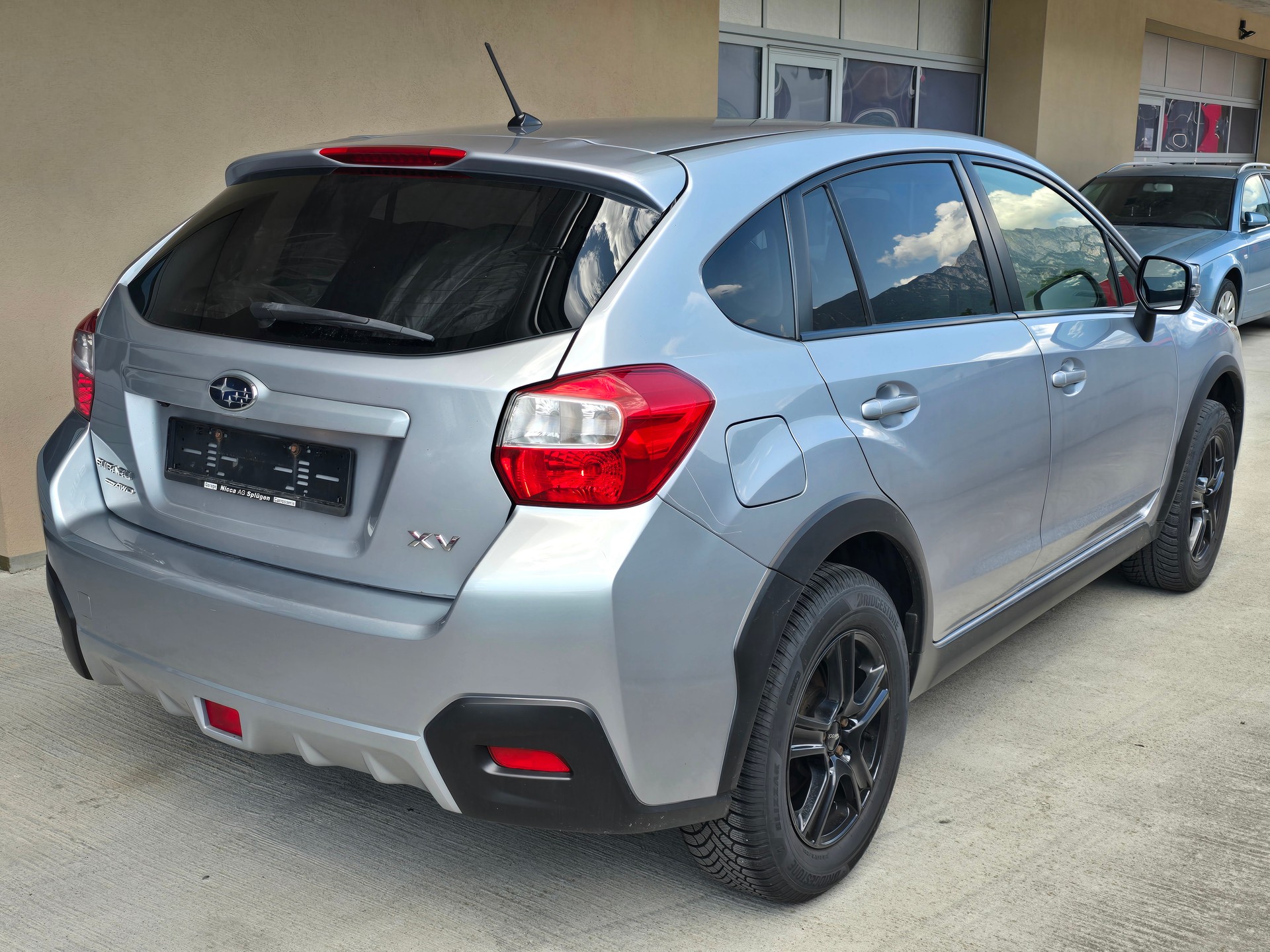 SUBARU XV 2.0 Swiss Three AWD-image-2