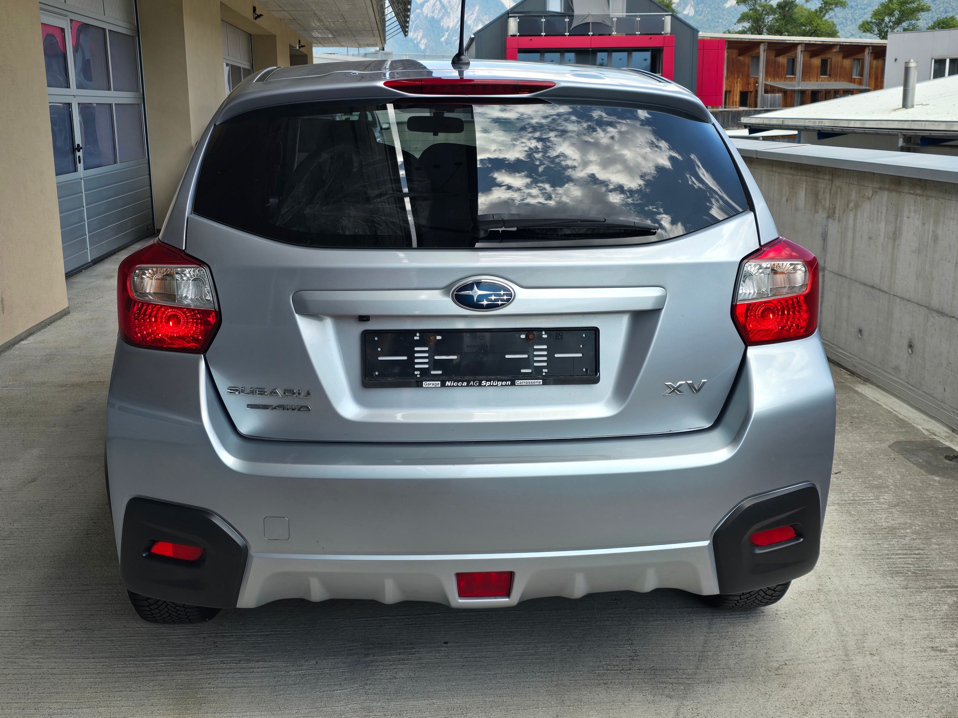 SUBARU XV 2.0 Swiss Three AWD-image-3
