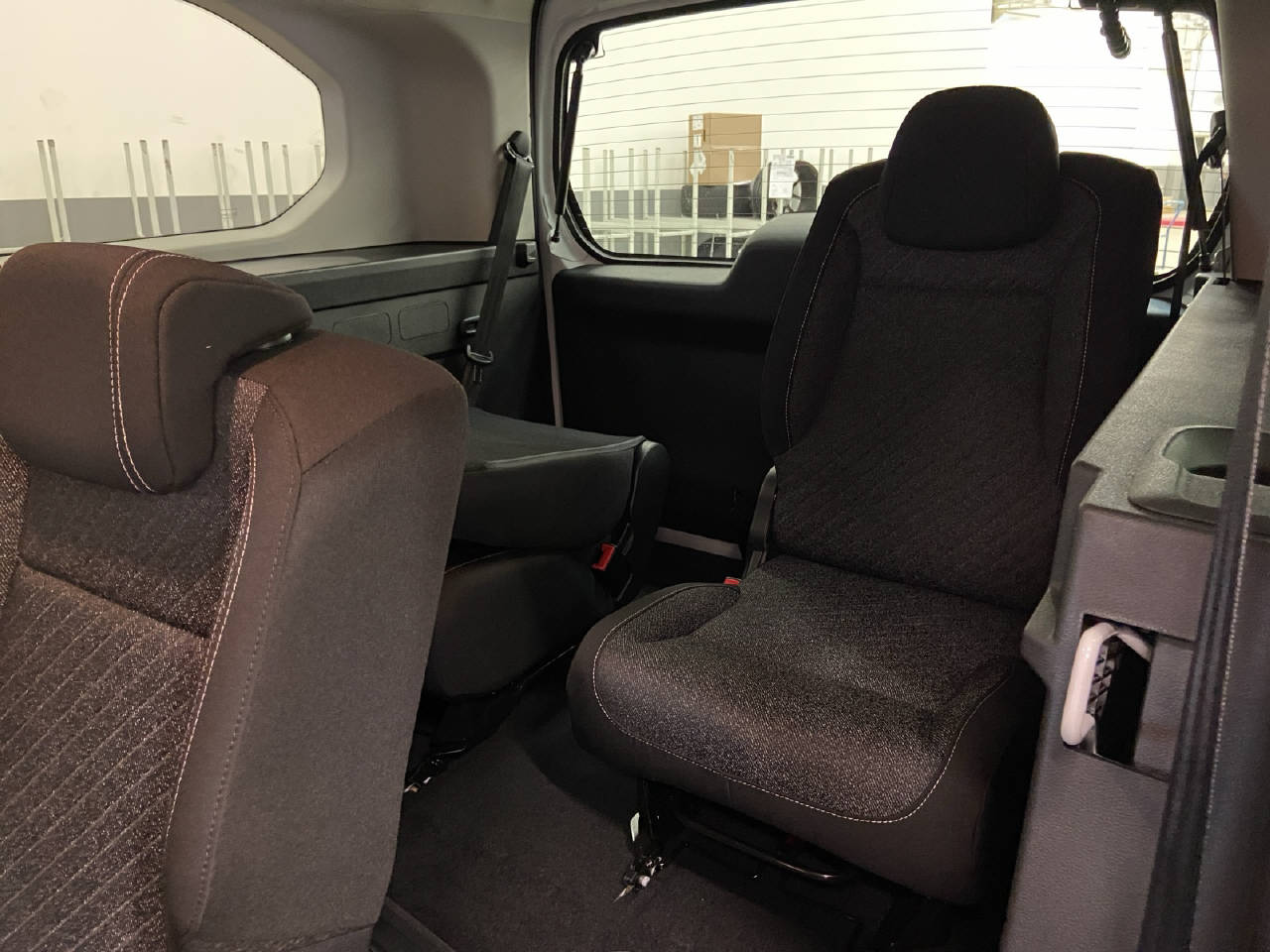 PEUGEOT Rifter Long 1.5 BlueHDi 130 Allure Limited Edition-image-11