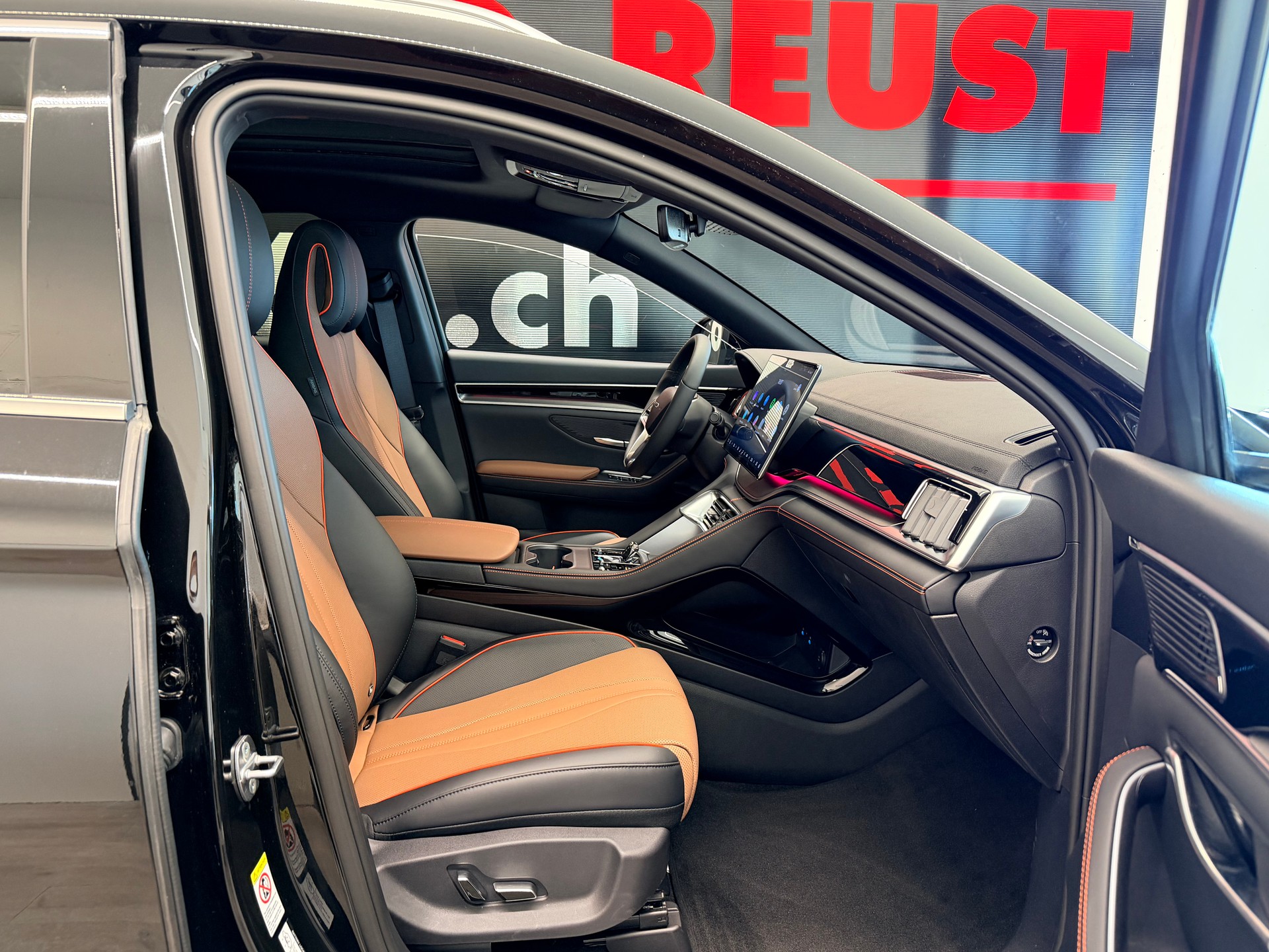 BYD Seal U DM-i Design AWD-image-18