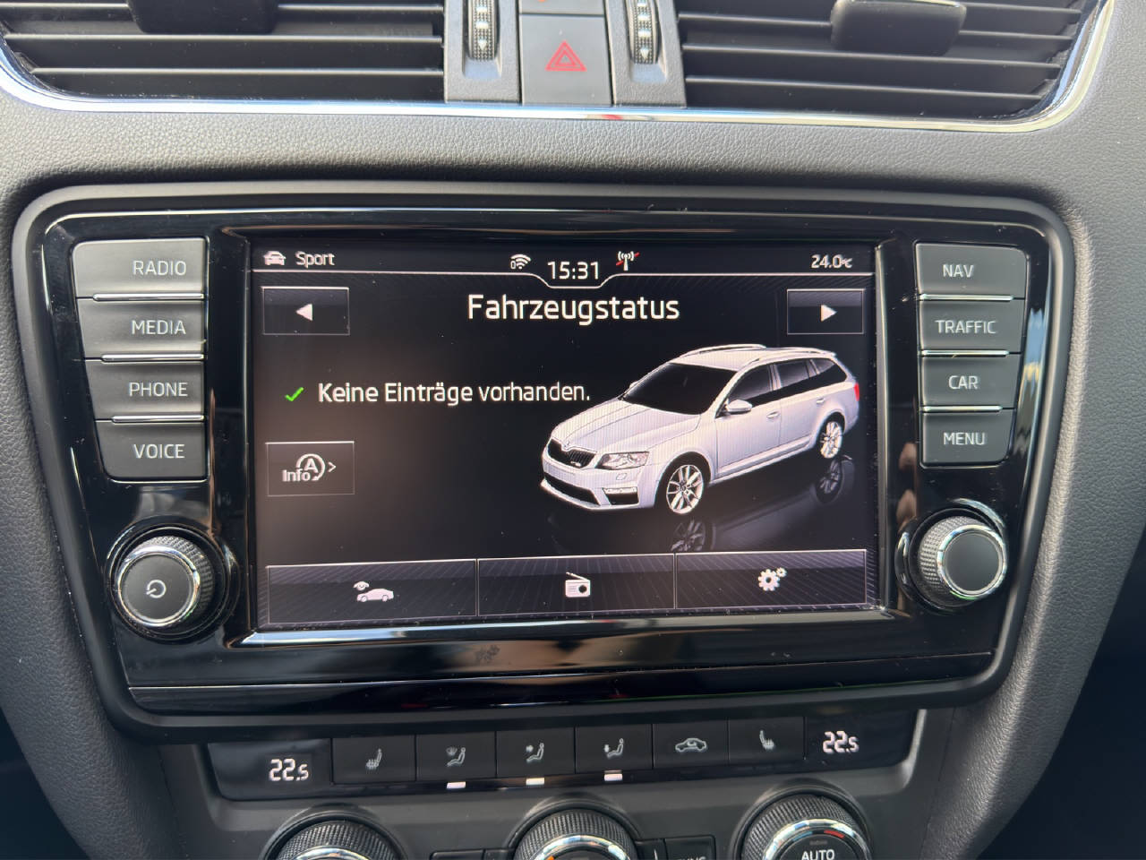 SKODA Octavia Combi 2.0 TSI RS230 D-image-6