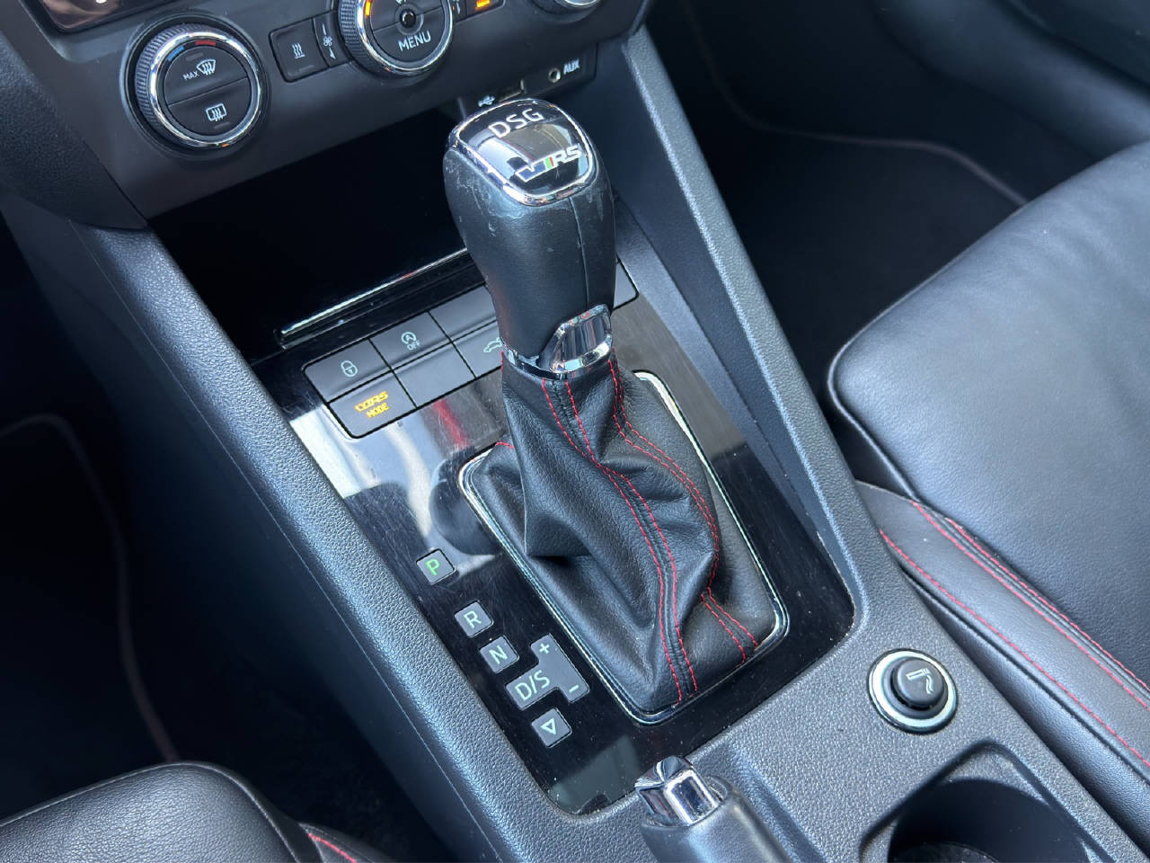 SKODA Octavia Combi 2.0 TSI RS230-image-7