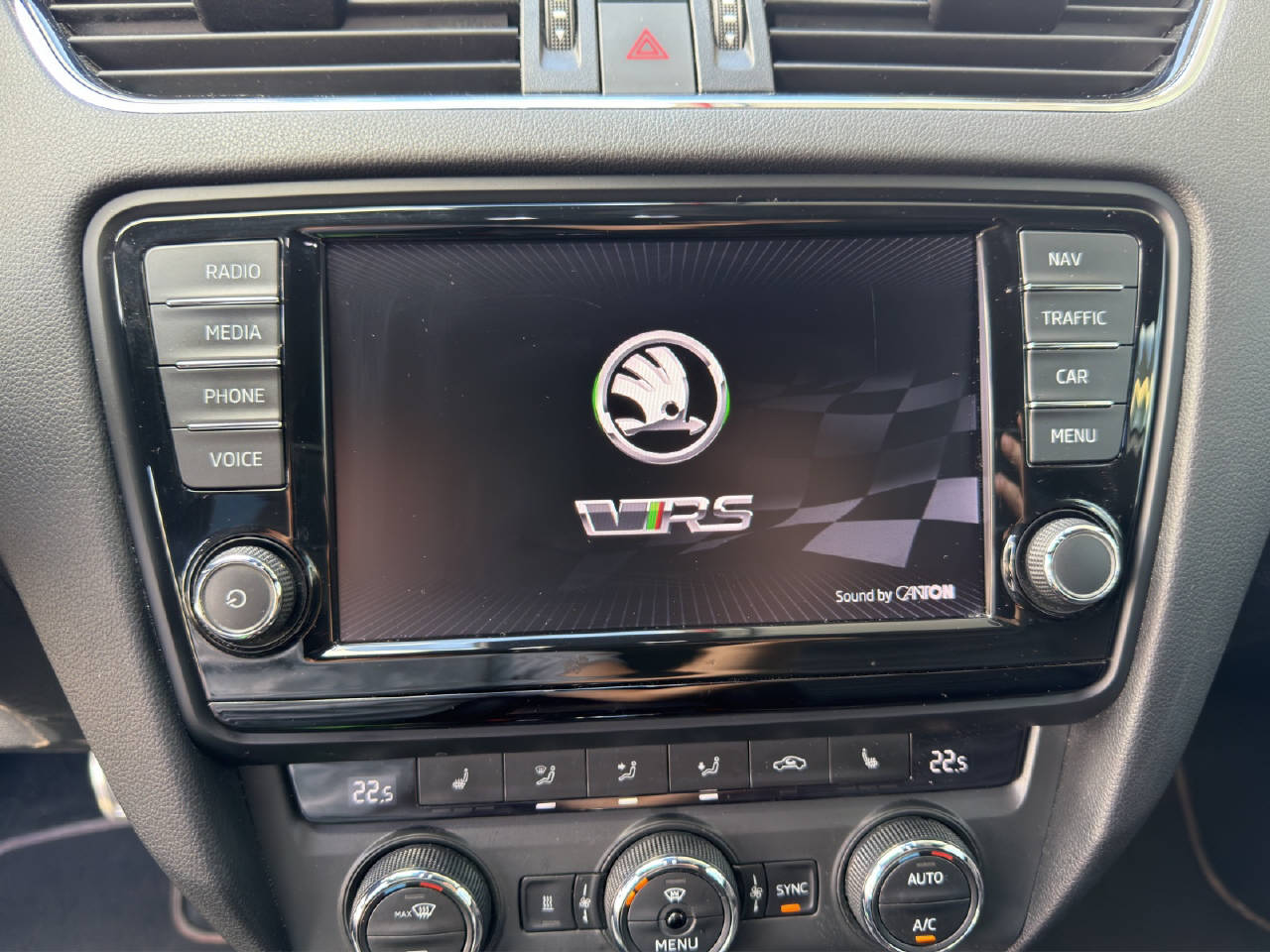 SKODA Octavia Combi 2.0 TSI RS230 D-image-5