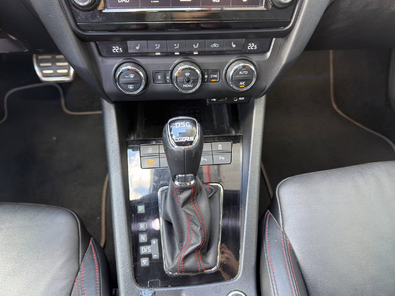 SKODA Octavia Combi 2.0 TSI RS230 D-image-7