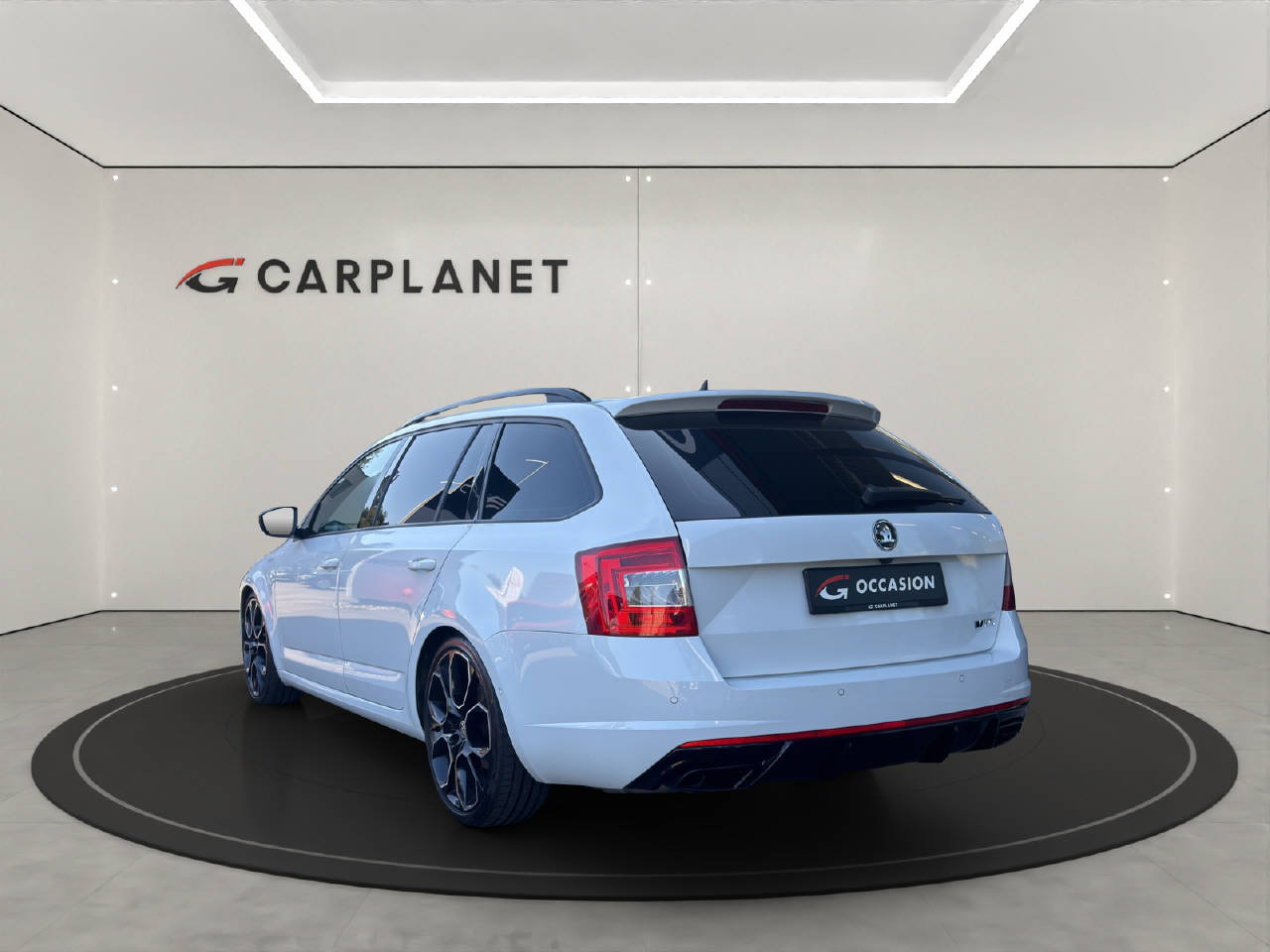 SKODA Octavia Combi 2.0 TSI RS230-image-2