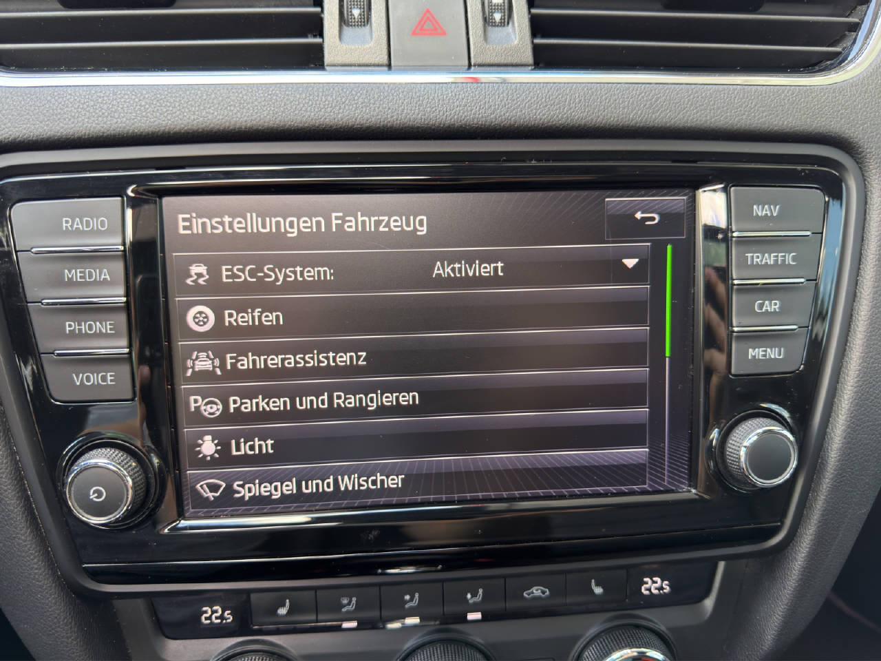 SKODA Octavia Combi 2.0 TSI RS230 D-image-14