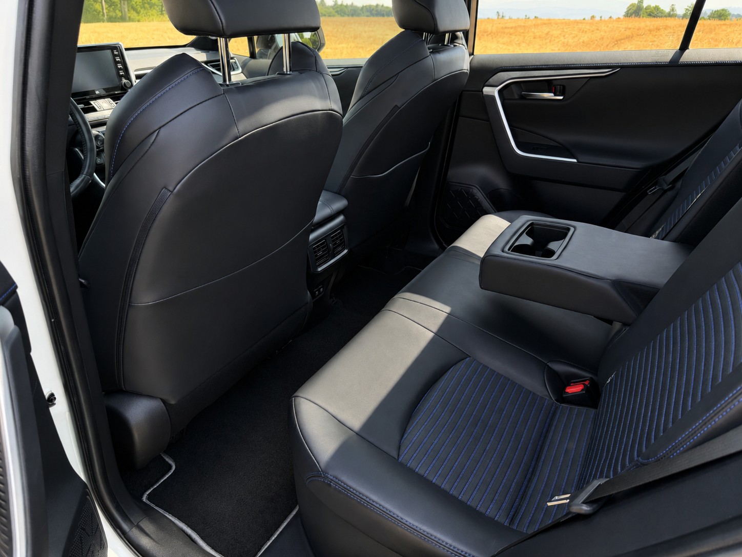 TOYOTA 2.5 HEV Style-image-9