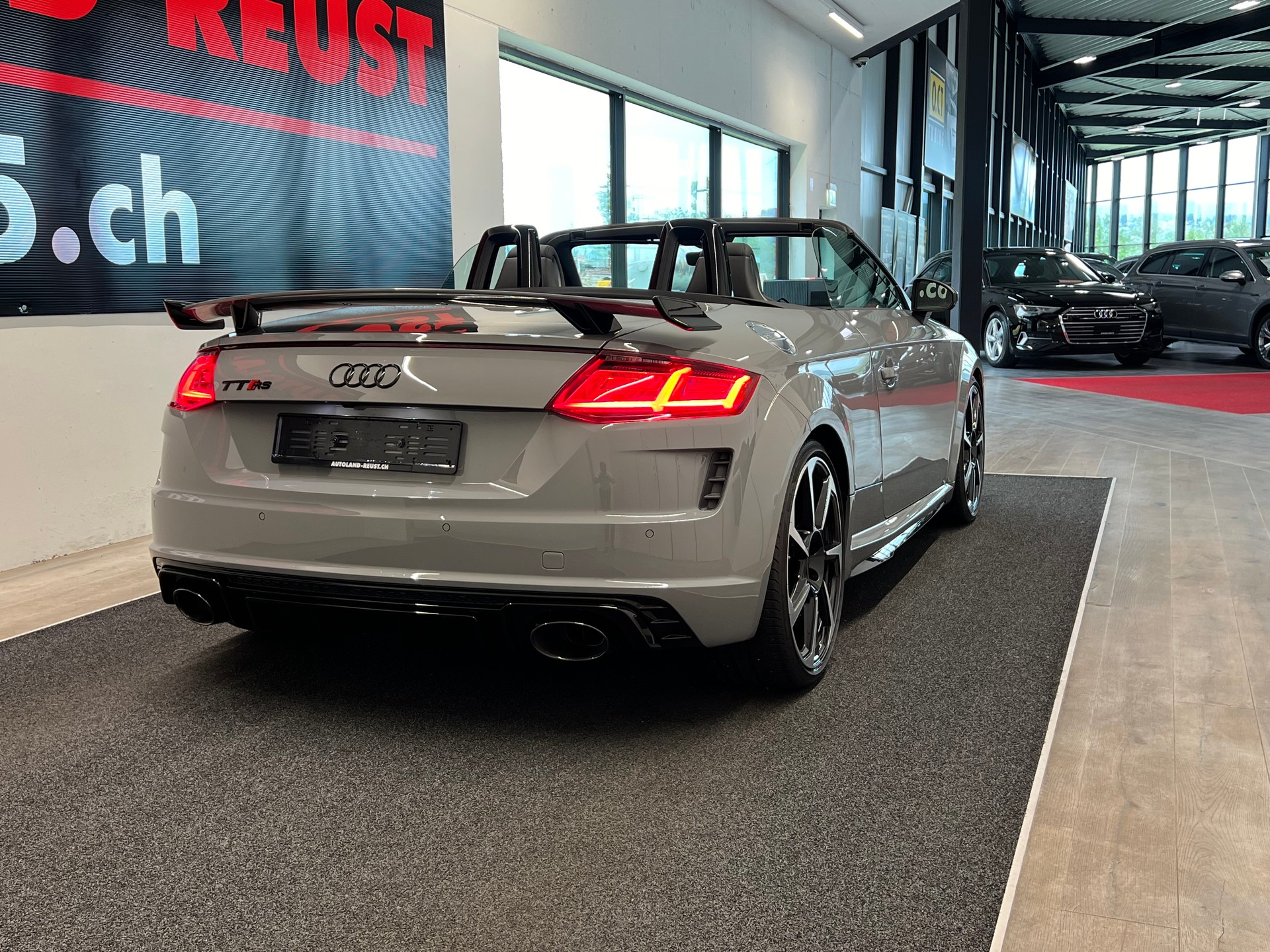 AUDI TT Roadster TTRS S-tronic-image-6