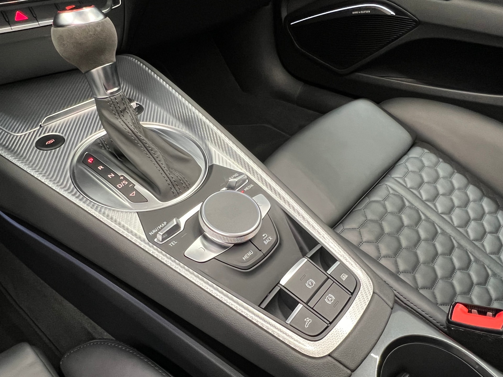 AUDI TT Roadster TTRS S-tronic-image-18