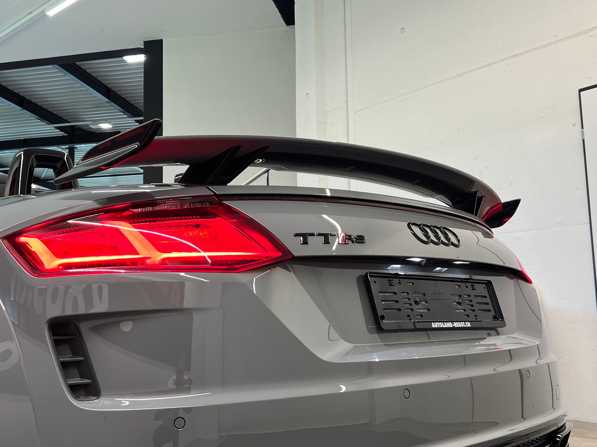 AUDI TT Roadster TTRS S-tronic-image-9