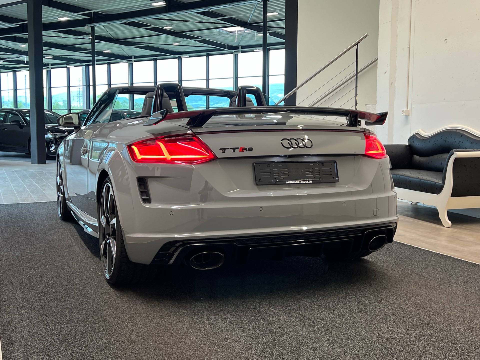 AUDI TT Roadster TTRS S-tronic-image-8