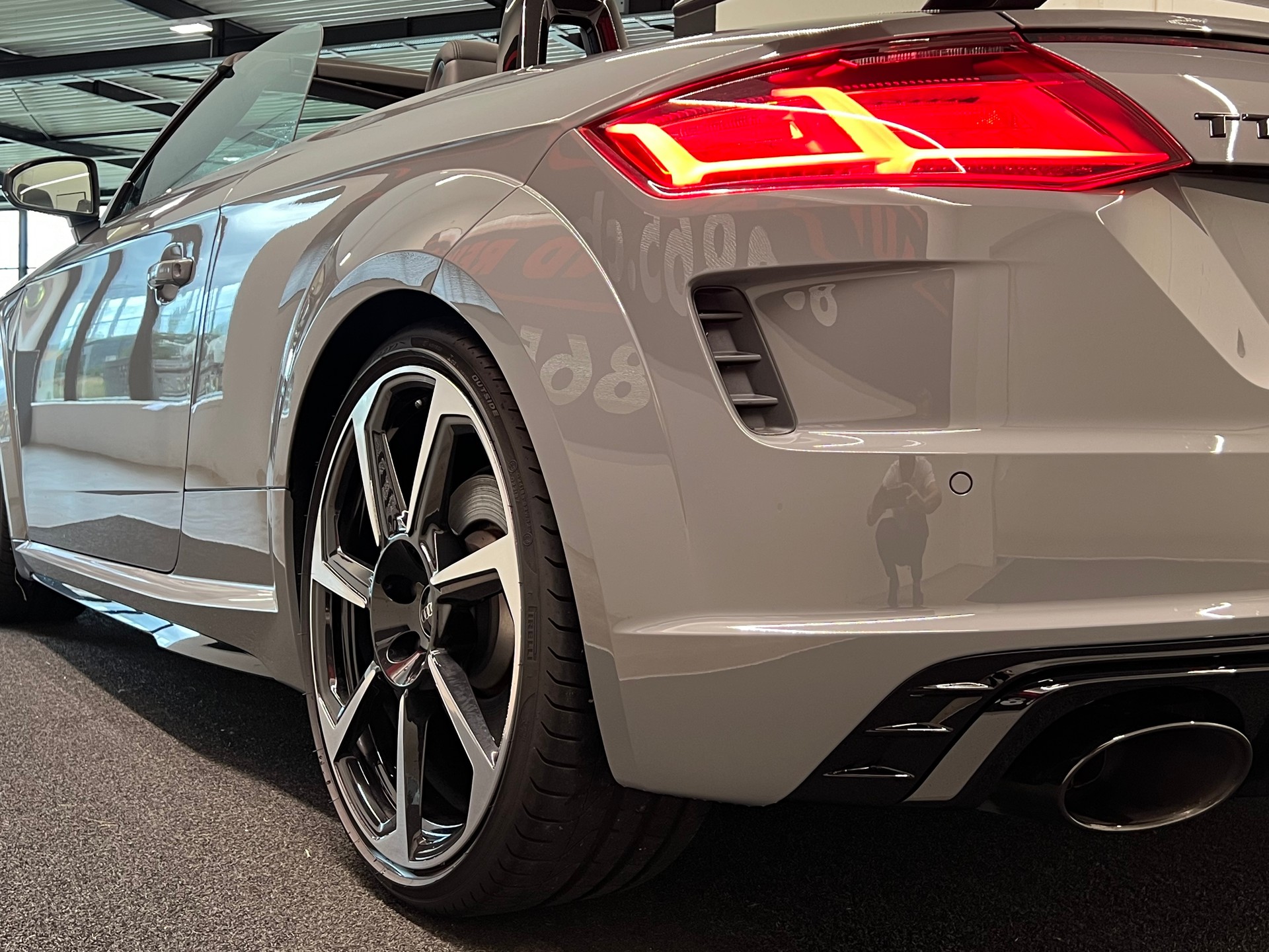 AUDI TT Roadster TTRS S-tronic-image-10