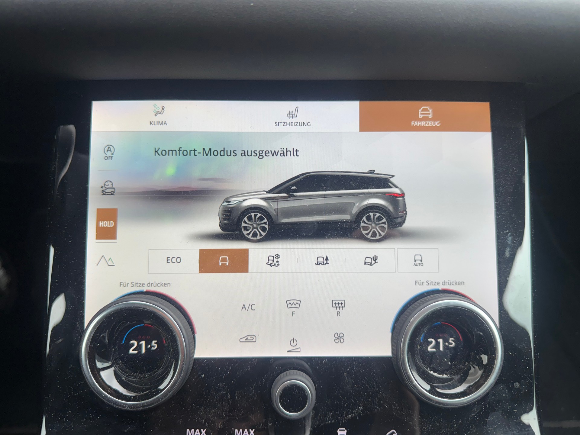LAND ROVER Range Rover Evoque 2.0 T R-Dynamic SE-image-15