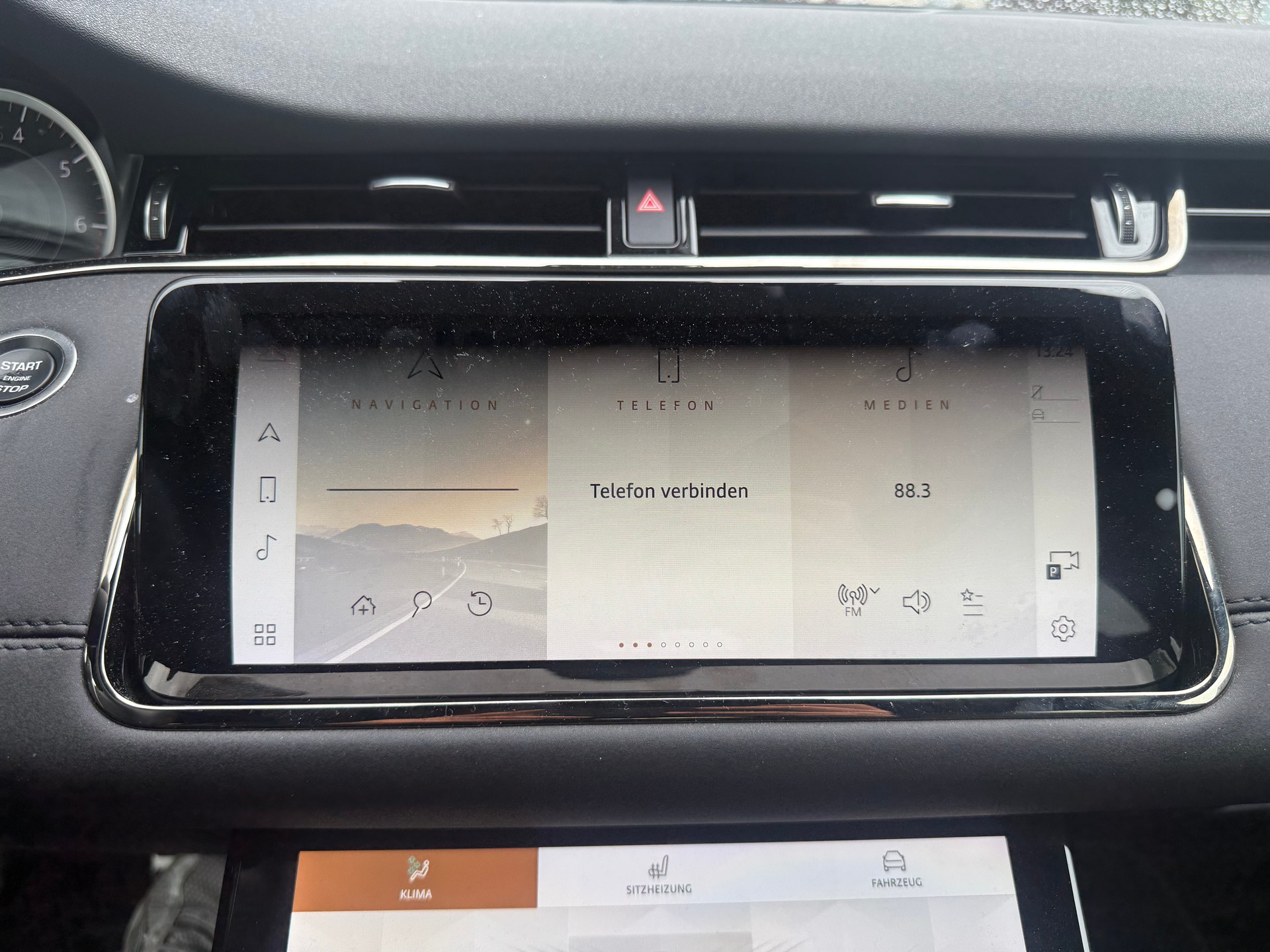 LAND ROVER Range Rover Evoque 2.0 T R-Dynamic SE-image-14
