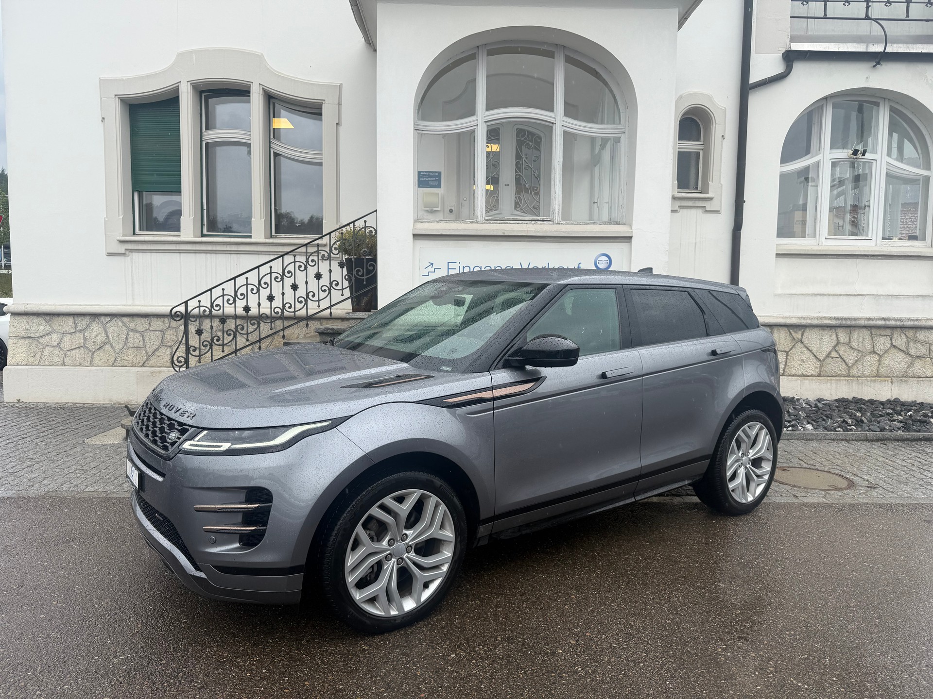 LAND ROVER Range Rover Evoque 2.0 T R-Dynamic SE