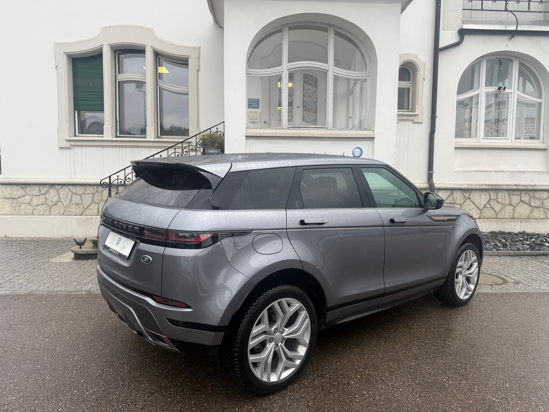 LAND ROVER Range Rover Evoque 2.0 T R-Dynamic SE-image-4