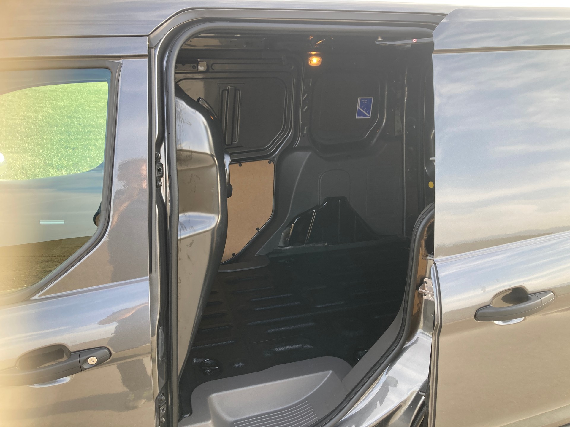FORD Transit Connect Van T220 1.5 EcoBlue Trend-image-6