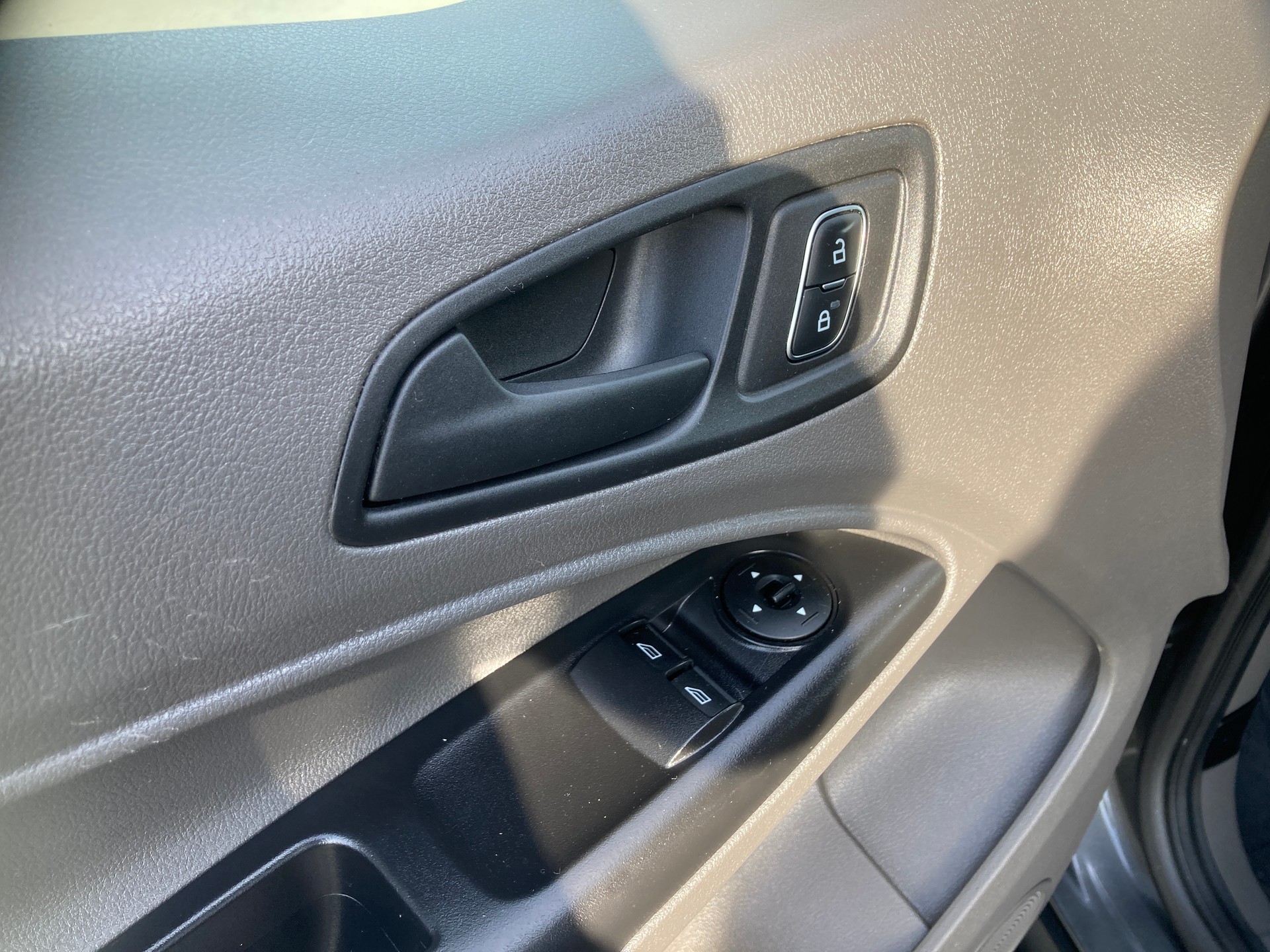 FORD Transit Connect Van T220 1.5 EcoBlue Trend-image-8
