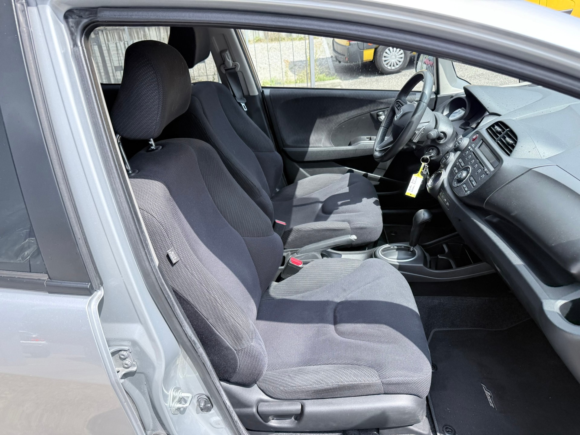 HONDA Jazz 1.3i Hybrid Comfort CVT-image-18
