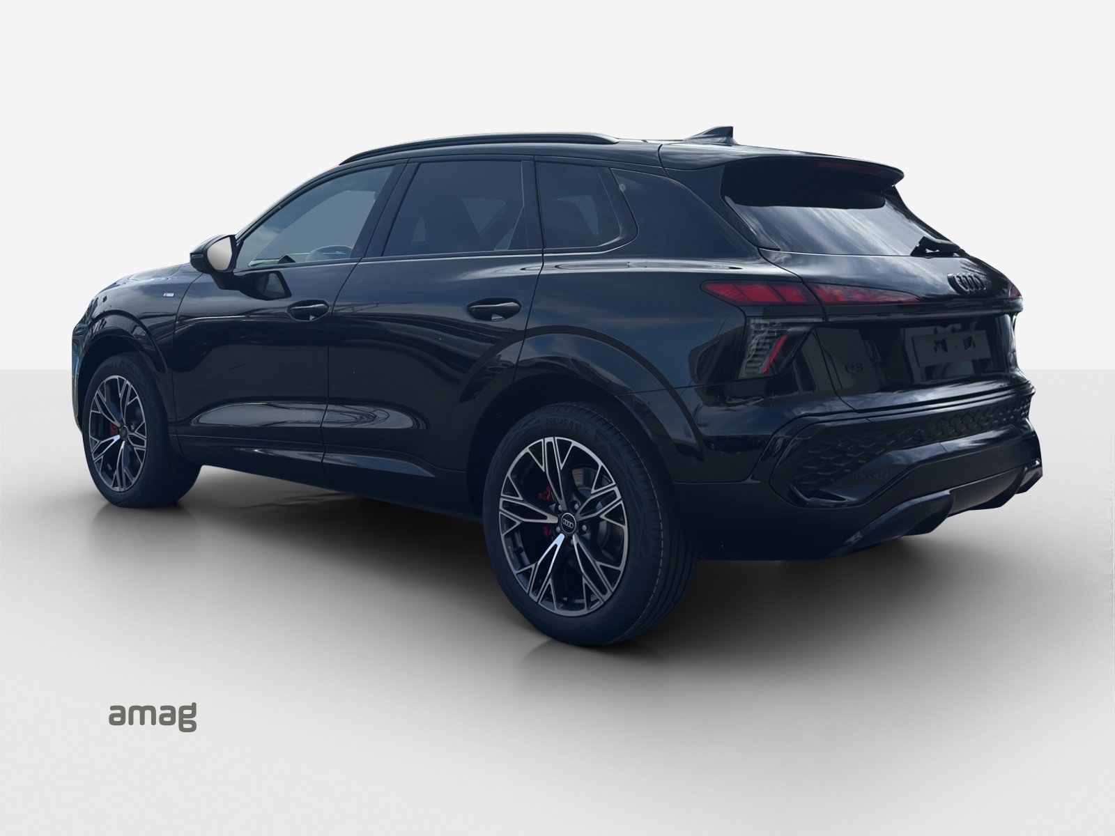 AUDI Q3 SUV TFSI quattro 195 kW S tronic-image-2