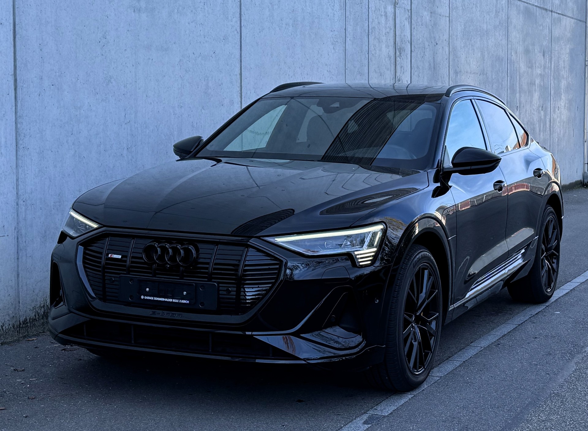 AUDI e-tron 55 Sportback S Line Black Edition quattro Herstellergarantie|8J/160.000km Garantie auf die H-Li-I-Batterie-image-0