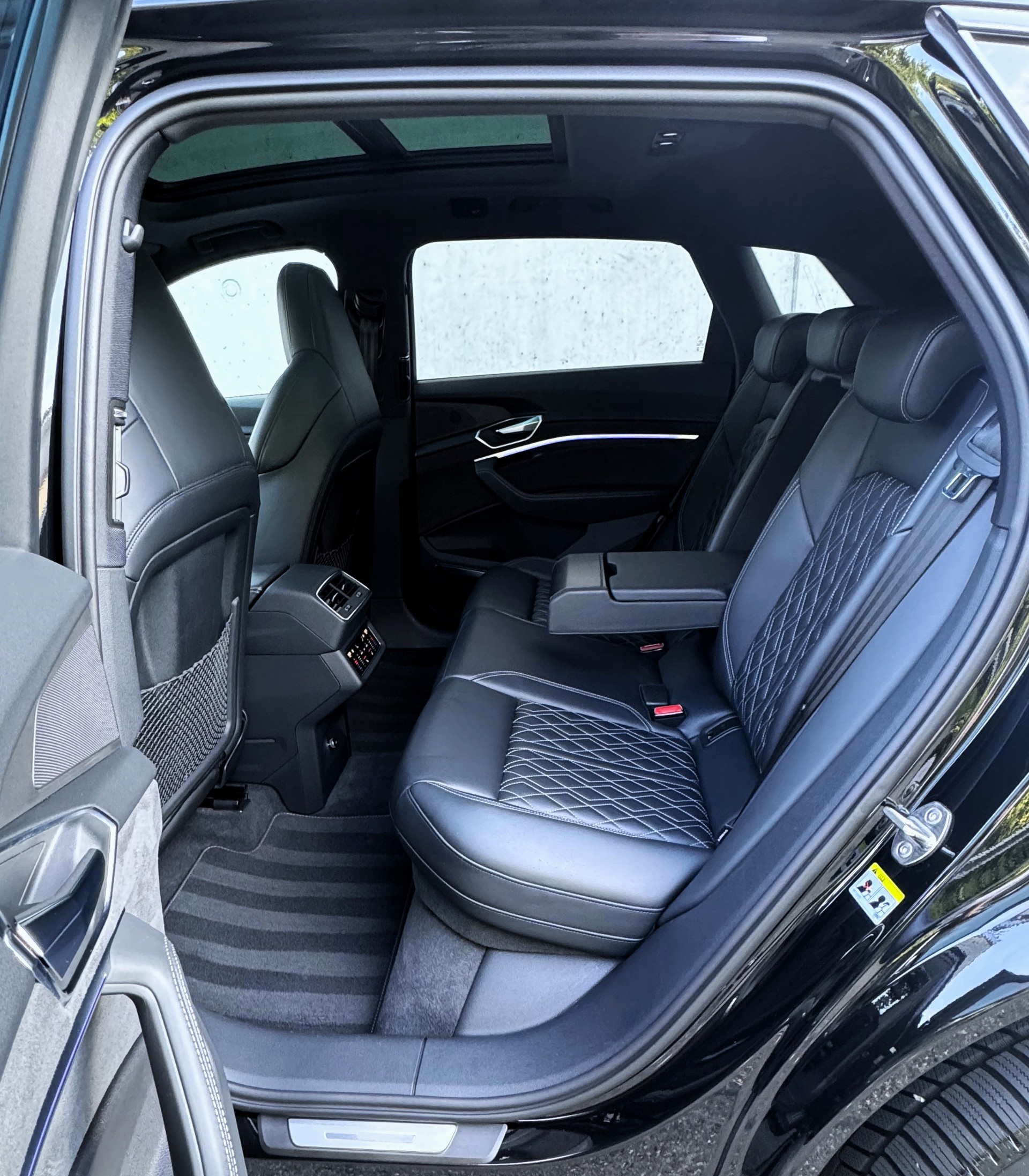 AUDI e-tron 55 Sportback S Line Black Edition quattro Herstellergarantie|8J/160.000km Garantie auf die H-Li-I-Batterie-image-9