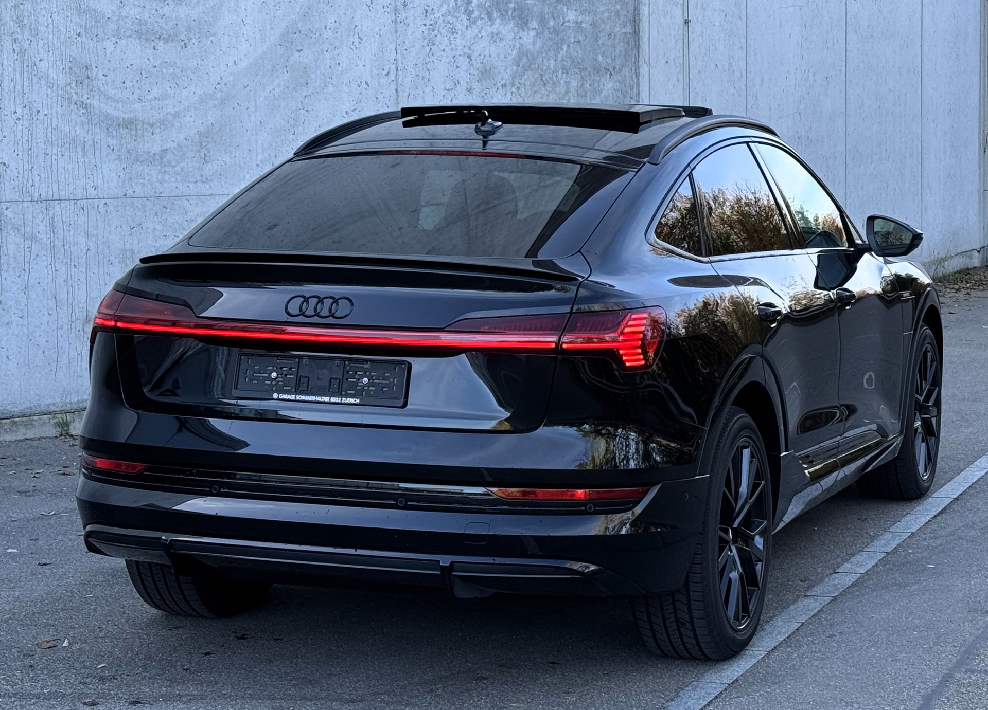 AUDI e-tron 55 Sportback S Line Black Edition quattro Herstellergarantie|8J/160.000km Garantie auf die H-Li-I-Batterie-image-11