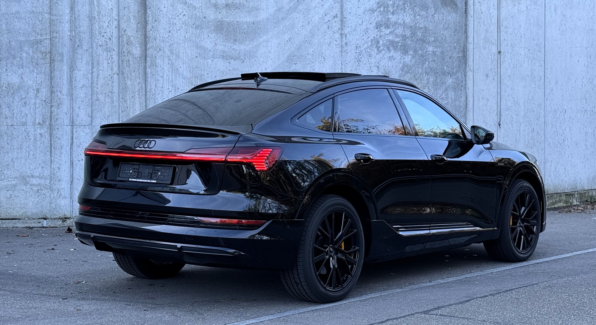 AUDI e-tron 55 Sportback S Line Black Edition quattro Herstellergarantie|8J/160.000km Garantie auf die H-Li-I-Batterie-image-12
