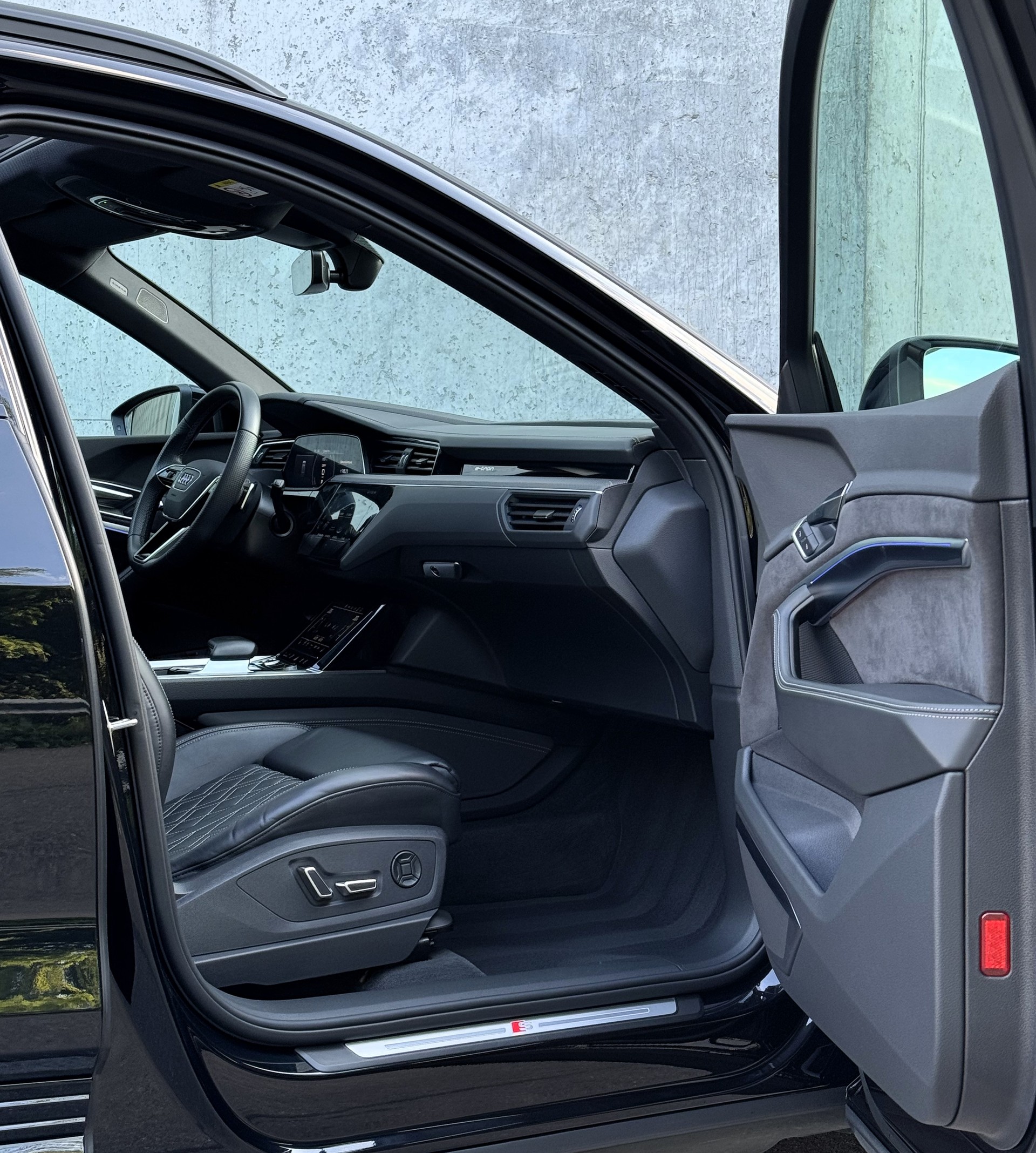 AUDI e-tron 55 Sportback S Line Black Edition quattro Herstellergarantie|8J/160.000km Garantie auf die H-Li-I-Batterie-image-14