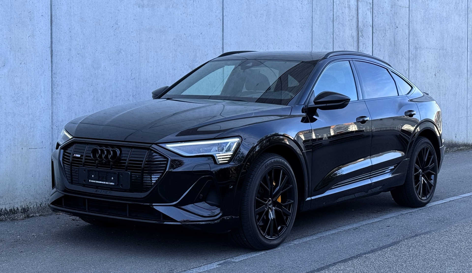 AUDI e-tron 55 Sportback S Line Black Edition quattro Herstellergarantie|8J/160.000km Garantie auf die H-Li-I-Batterie-image-1