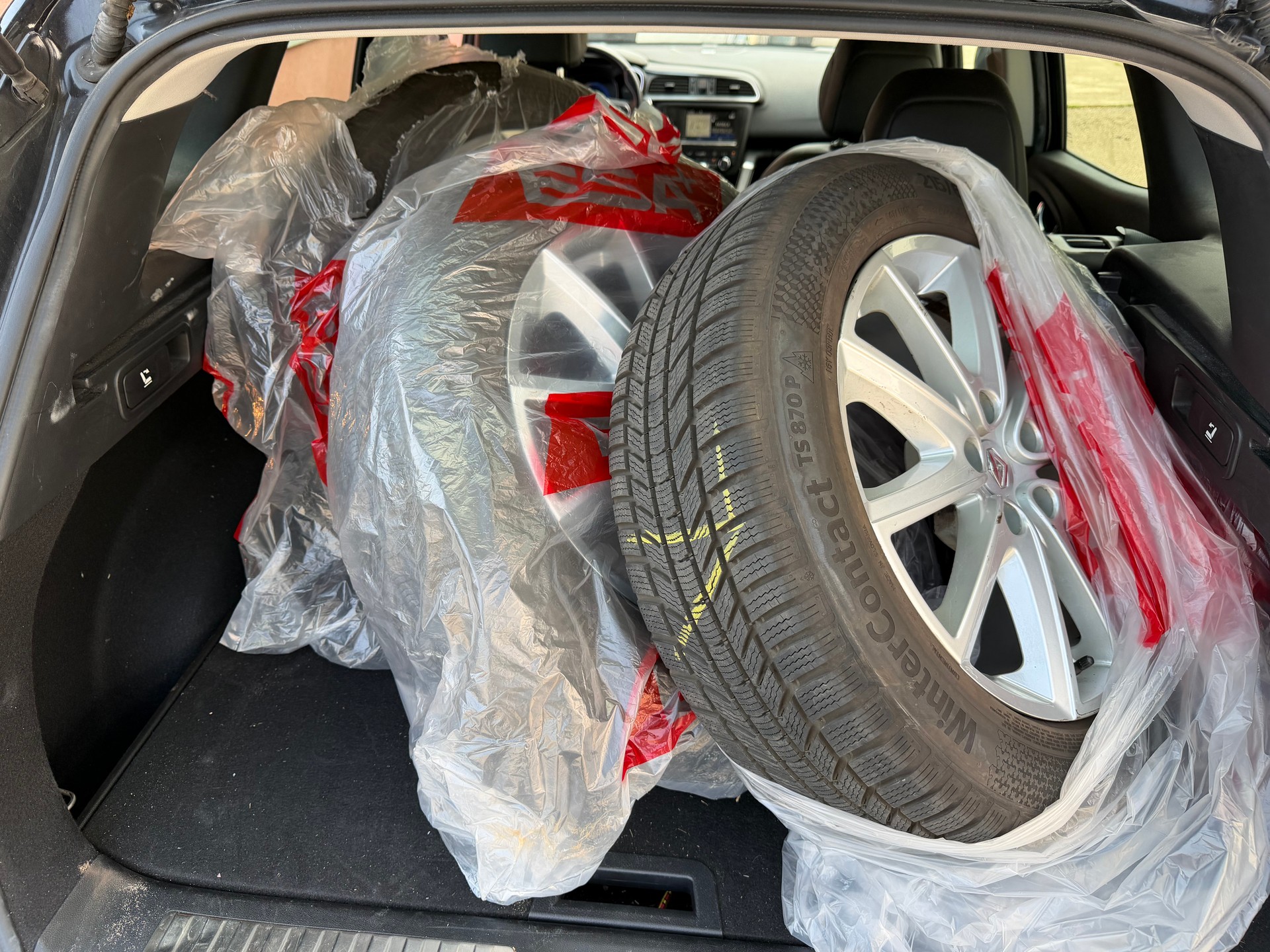 RENAULT Kadjar 1.2 16V Turbo Bose EDC-image-8