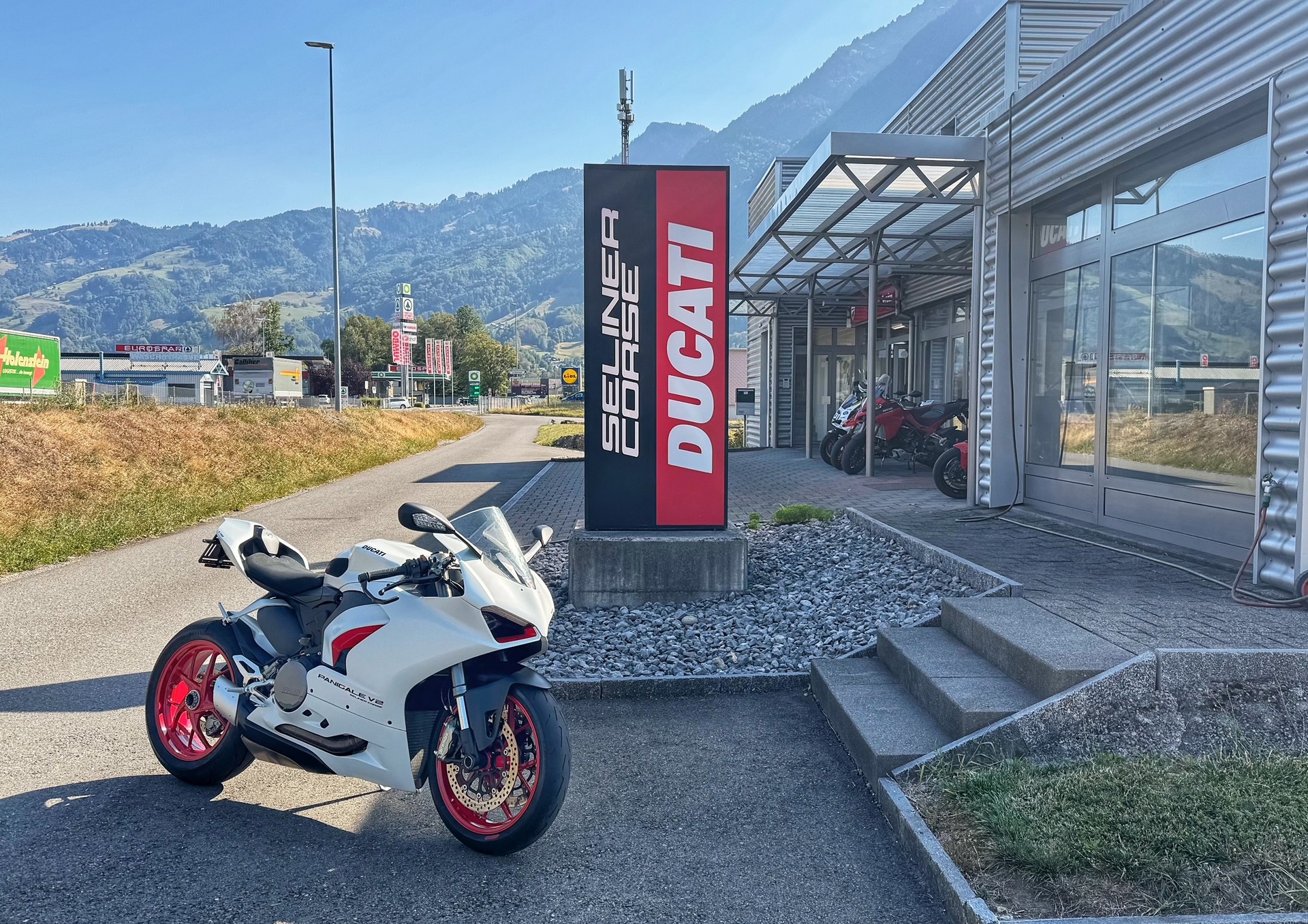DUCATI Panigale V2