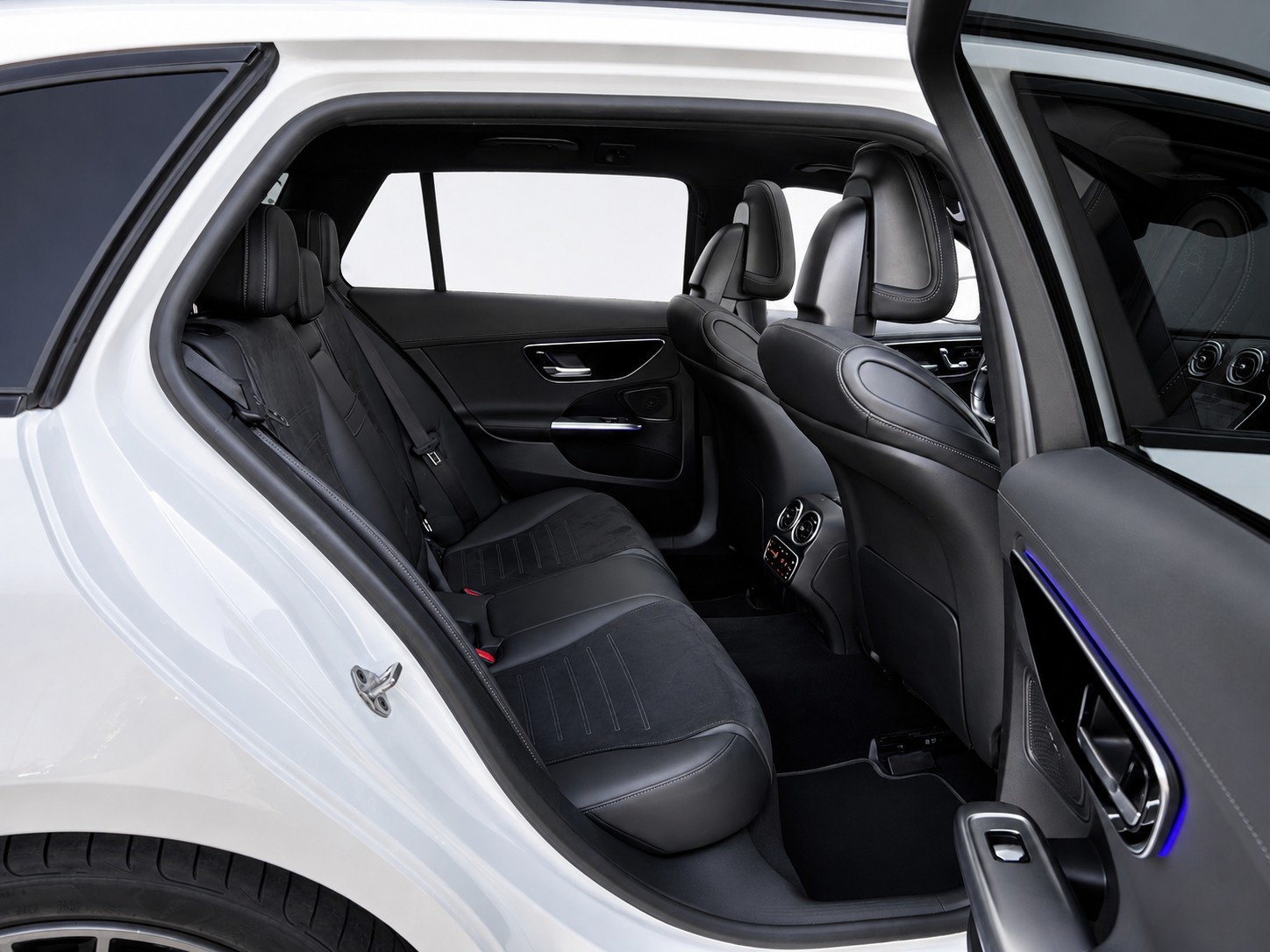 MERCEDES-BENZ C 220 d Swiss Star AMG Line 4matic Kombi * CH FAHRZEUG *-image-14