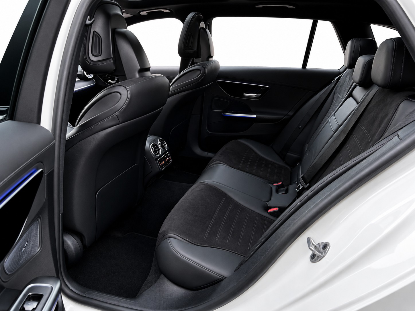 MERCEDES-BENZ C 220 d Swiss Star AMG Line 4matic Kombi * CH FAHRZEUG *-image-16