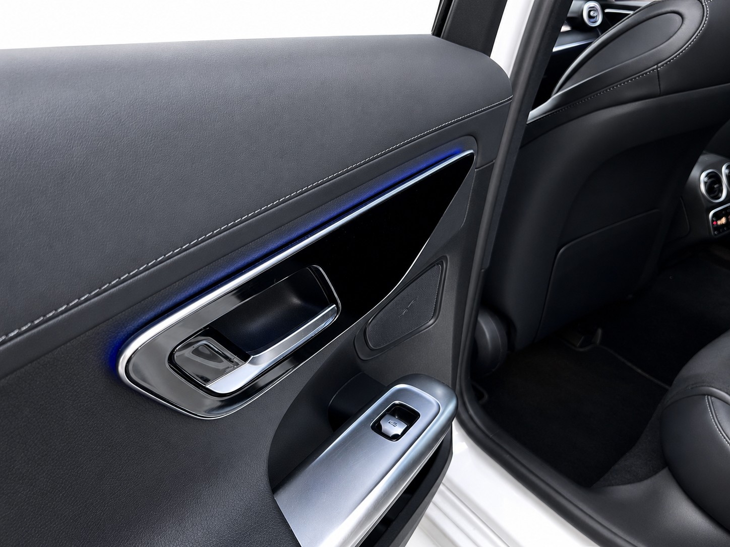 MERCEDES-BENZ C 220 d Swiss Star AMG Line 4matic Kombi * CH FAHRZEUG *-image-18