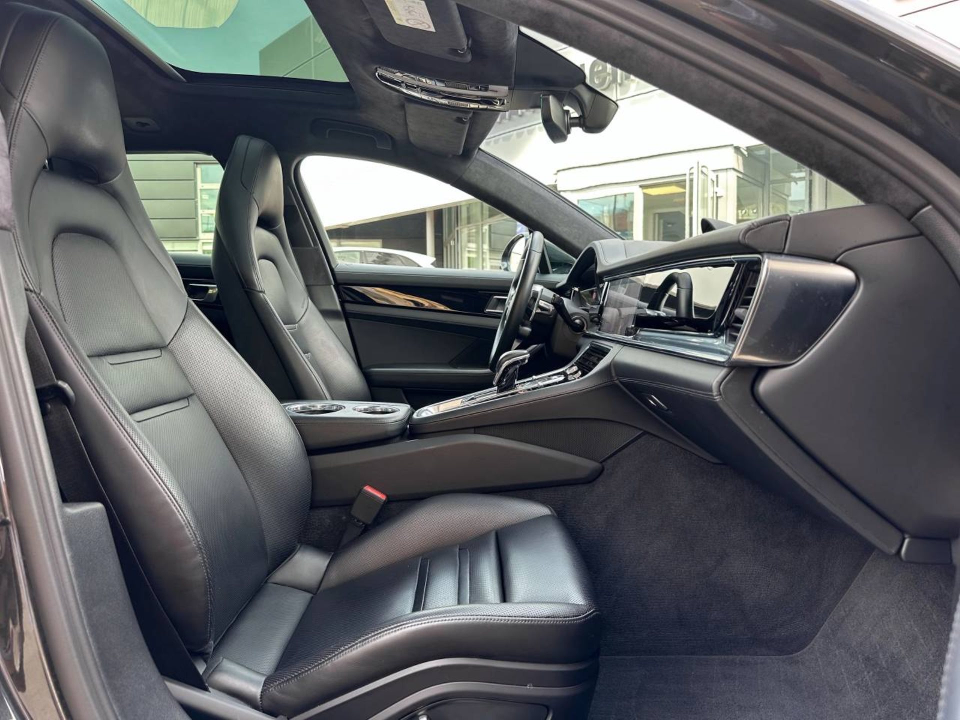 PORSCHE Panamera GTS Sport Turismo-image-14