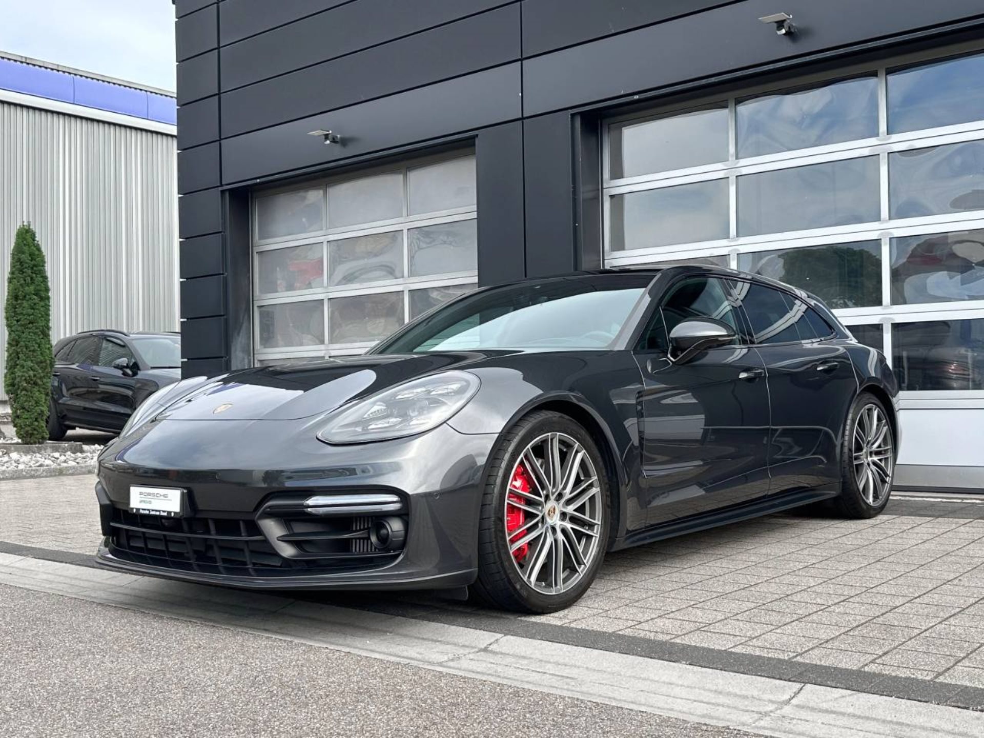 PORSCHE Panamera GTS Sport Turismo-image-9