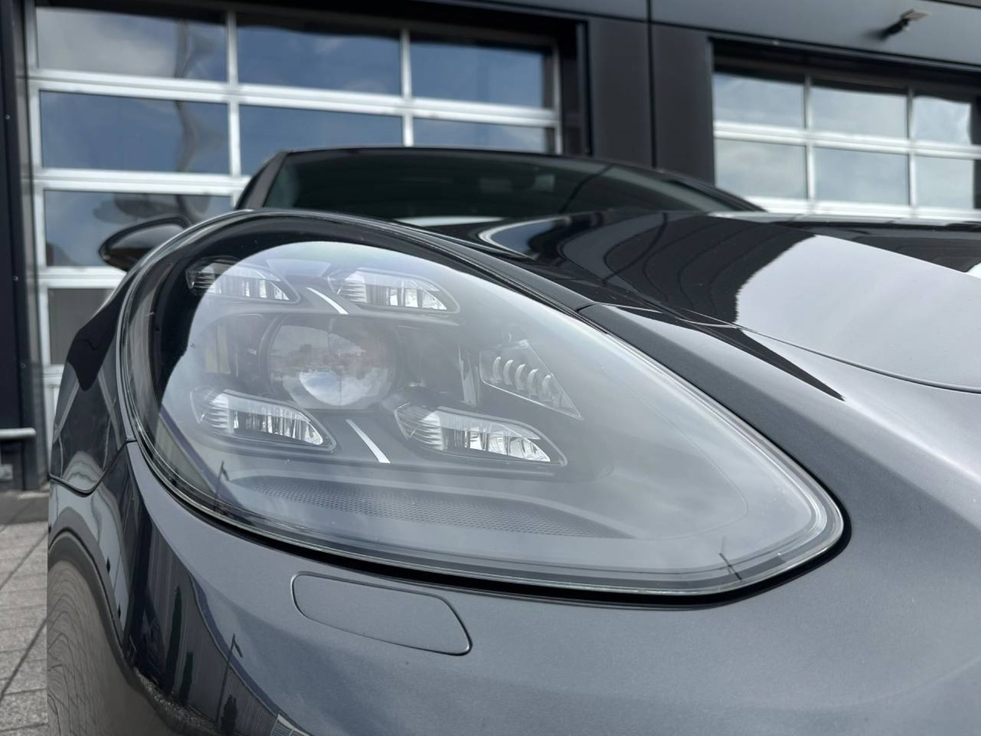 PORSCHE Panamera GTS Sport Turismo-image-27