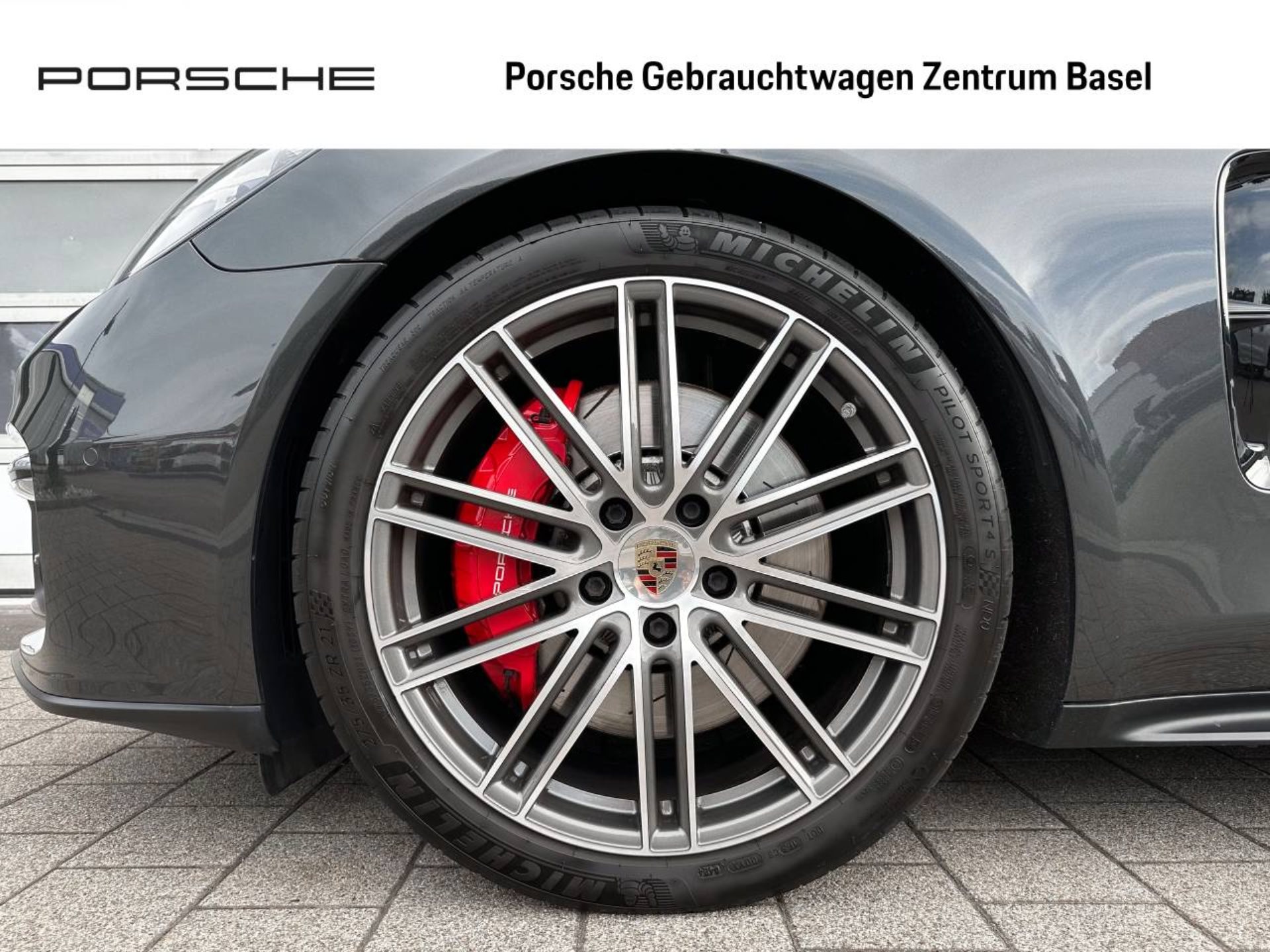 PORSCHE Panamera GTS Sport Turismo-image-5