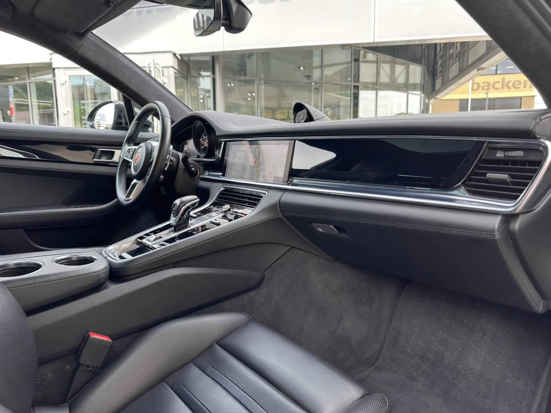 PORSCHE Panamera GTS Sport Turismo-image-15